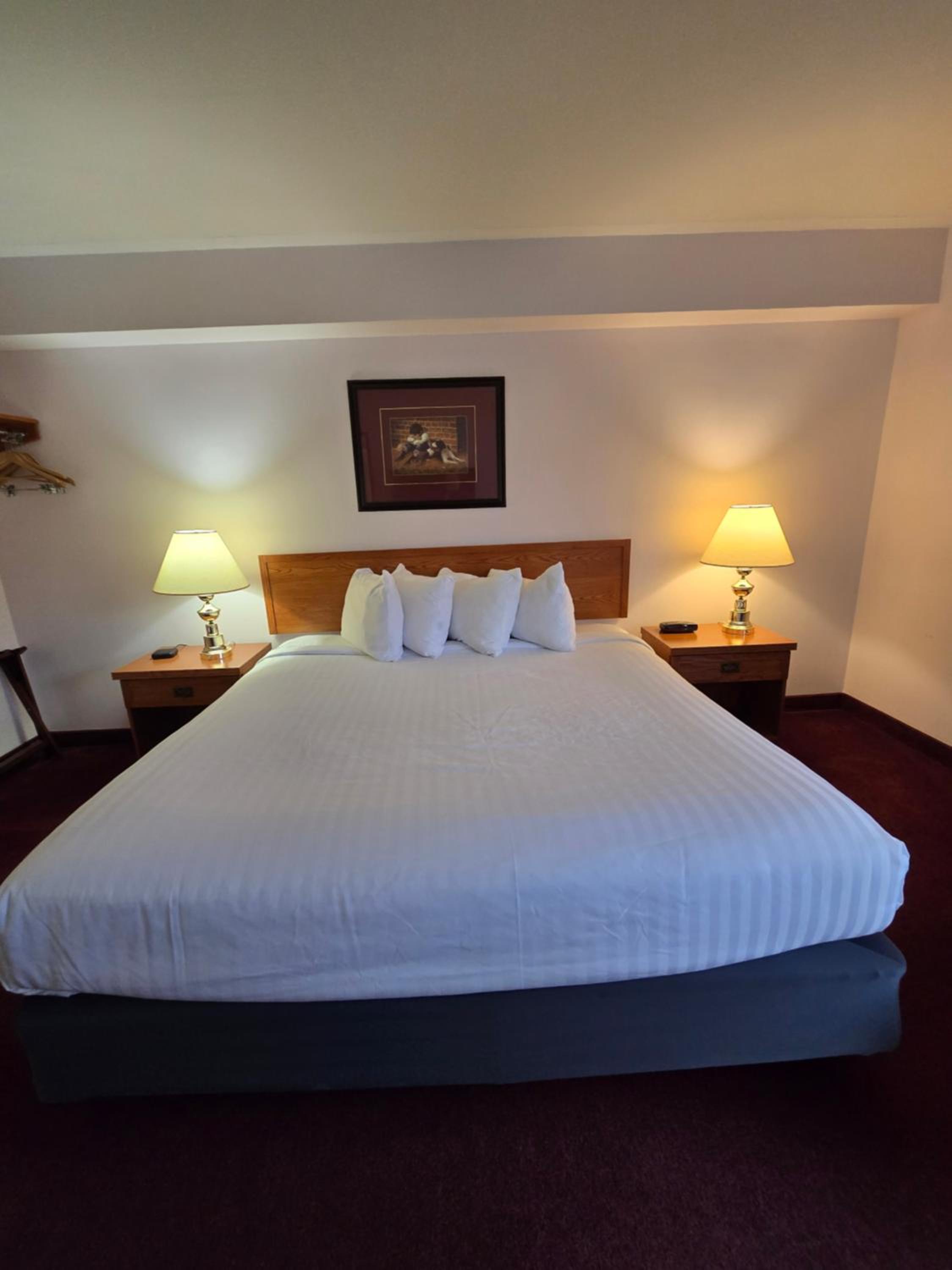 King Room - North Section/Non-Smoking