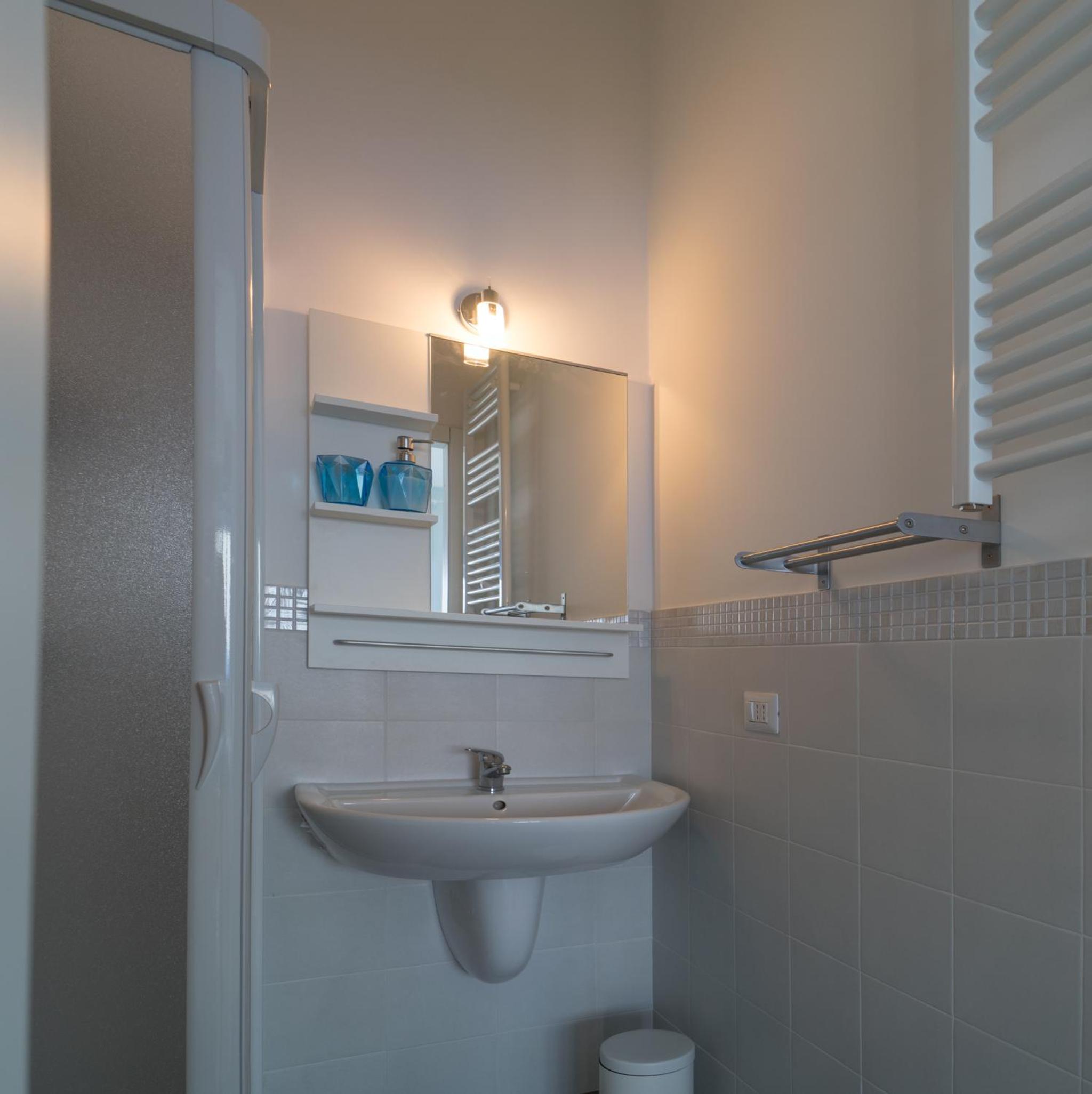 Quadruple Room with Private Bathroom photo 3