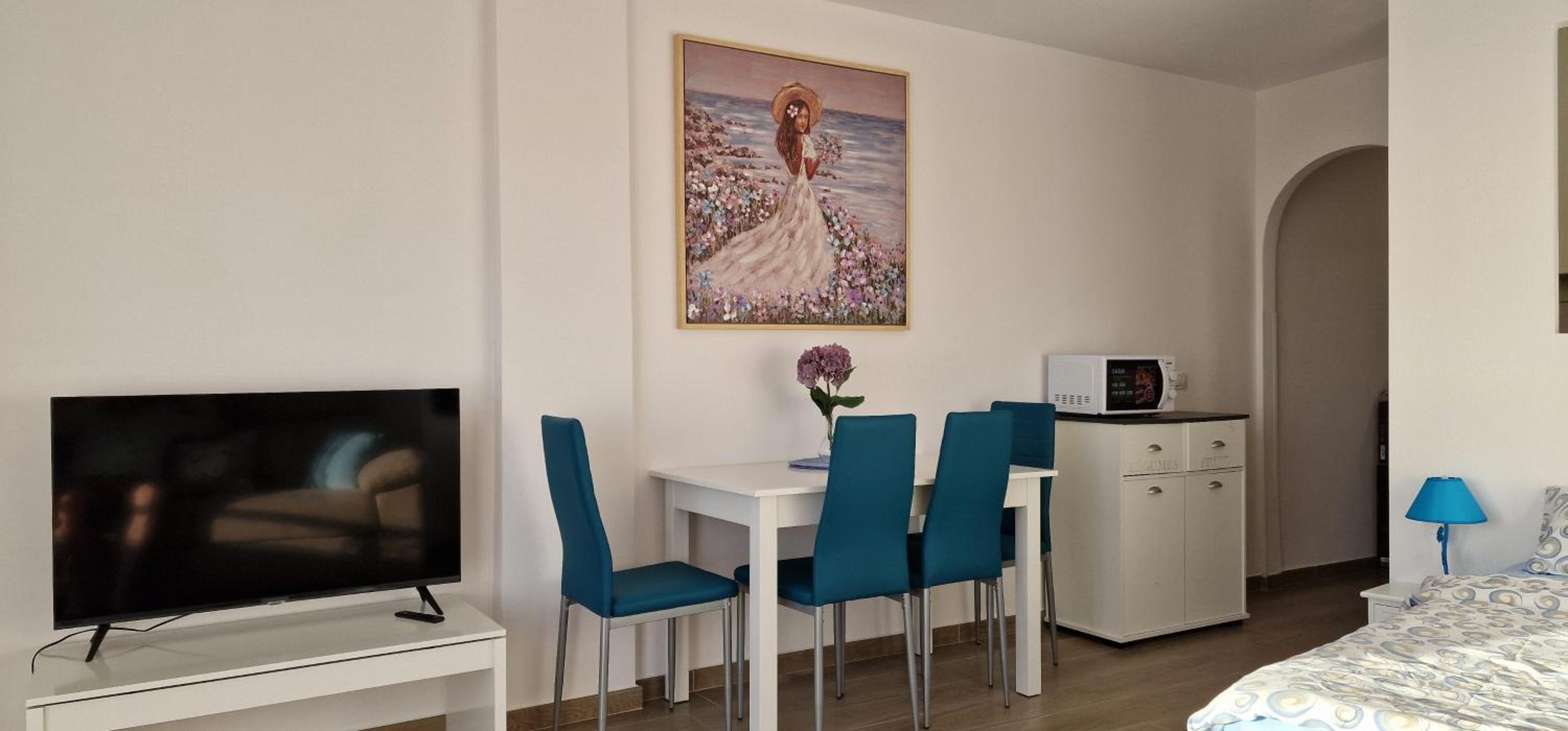 Estudio con vista al mar
