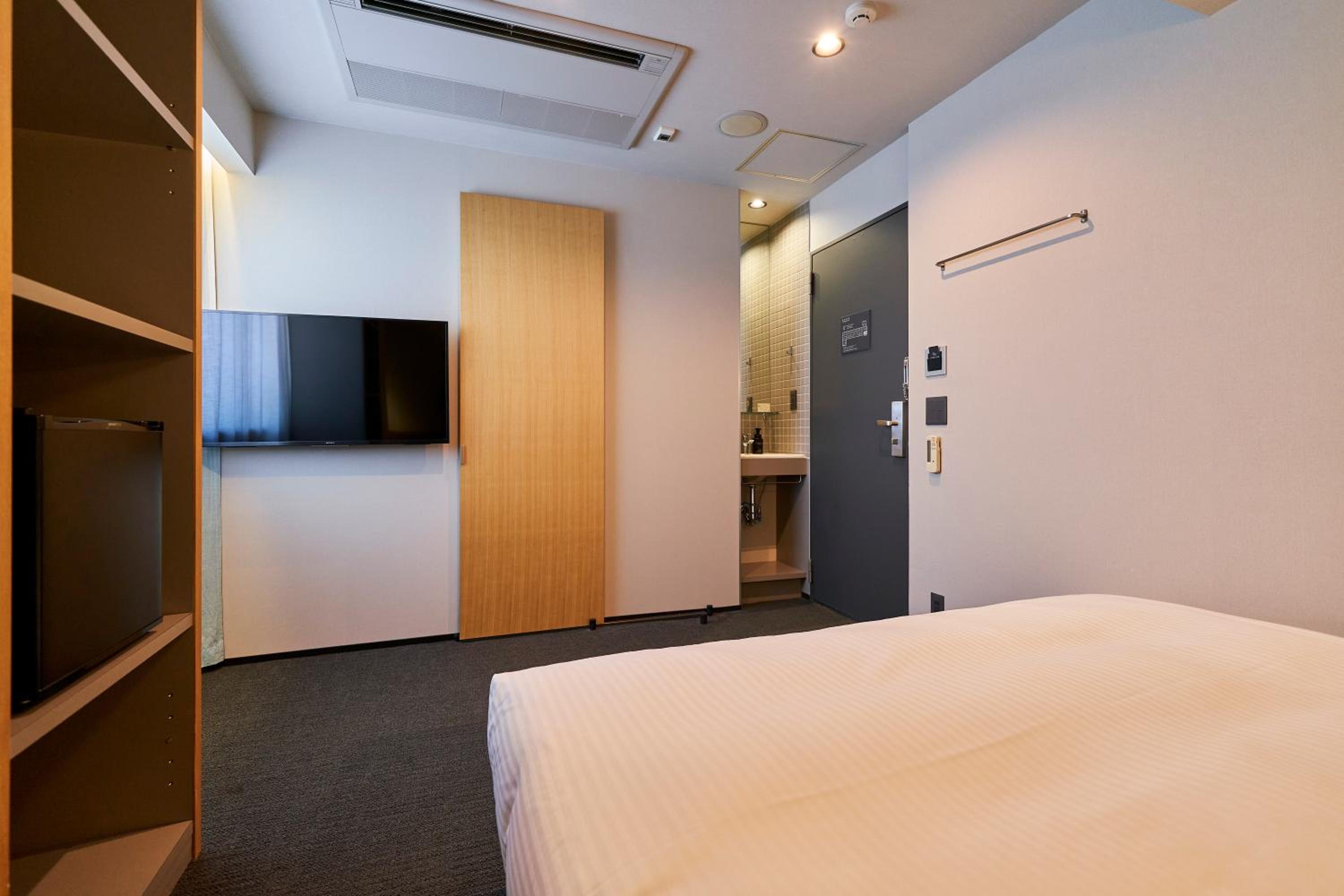 Double Room - Non-Smoking - Photo 5