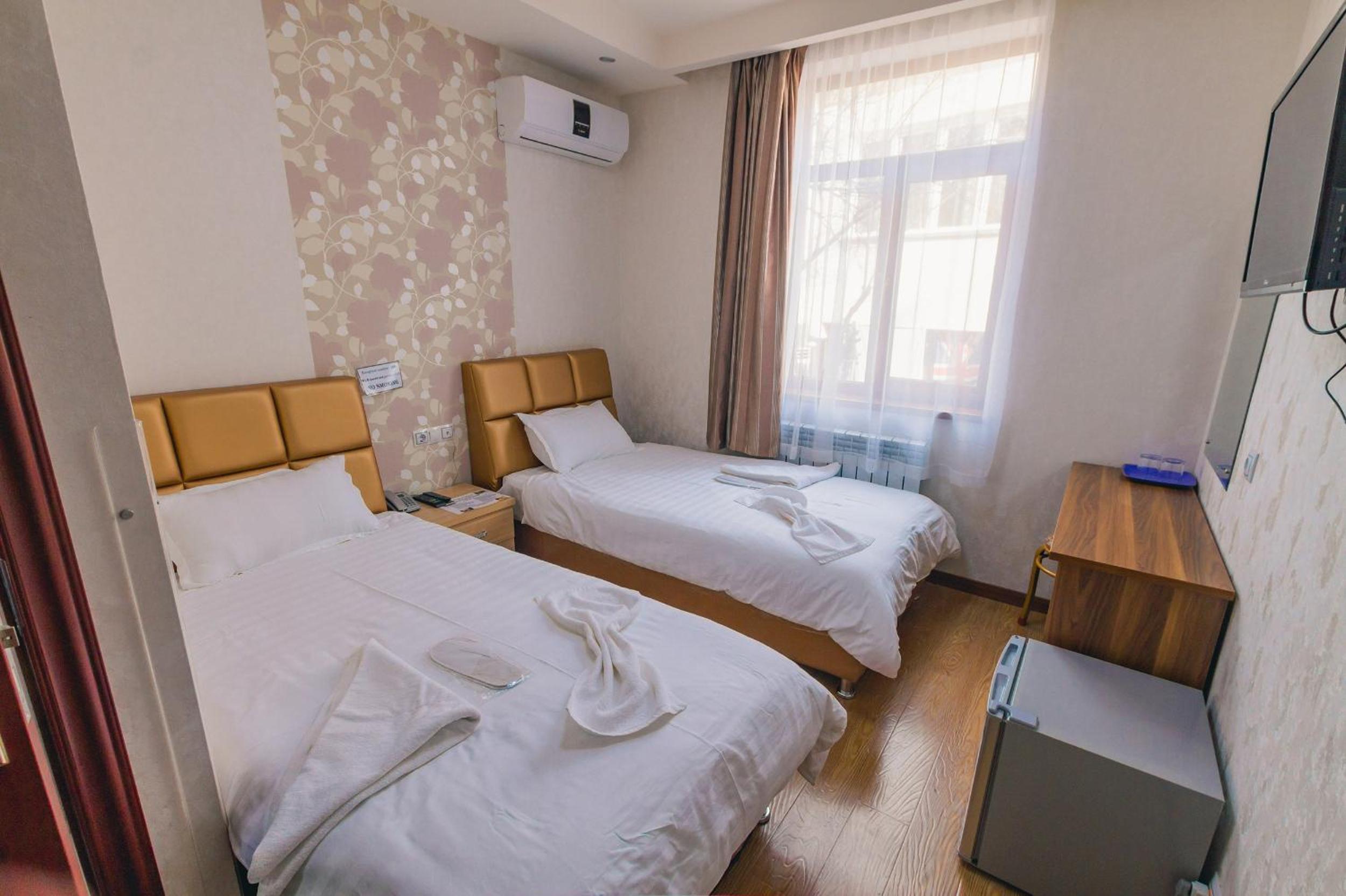 Twin Room - Photo 2