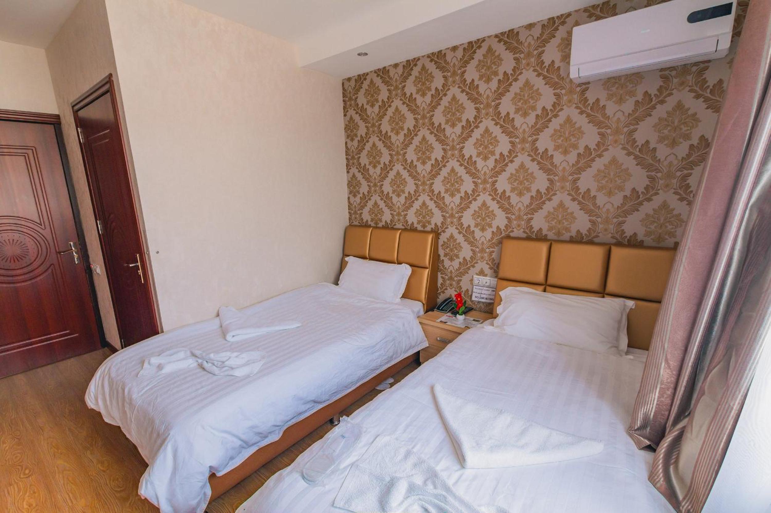Twin Room - Photo 6