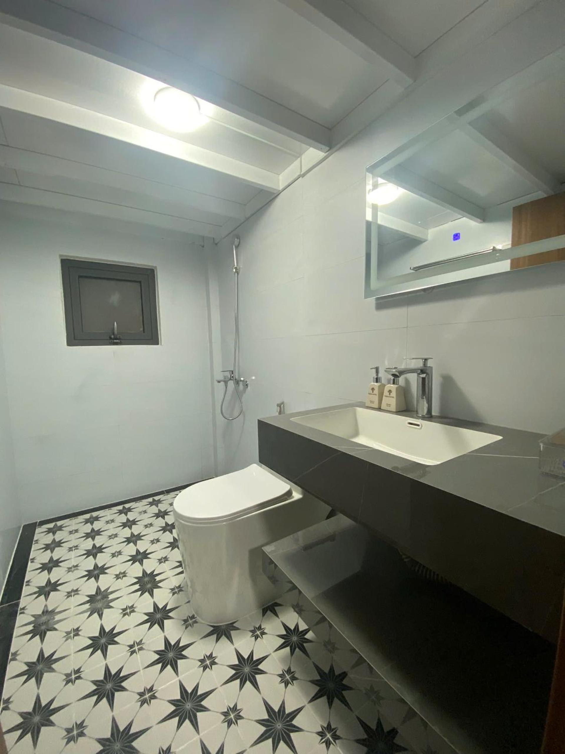 Apartment - Split Level photo 2