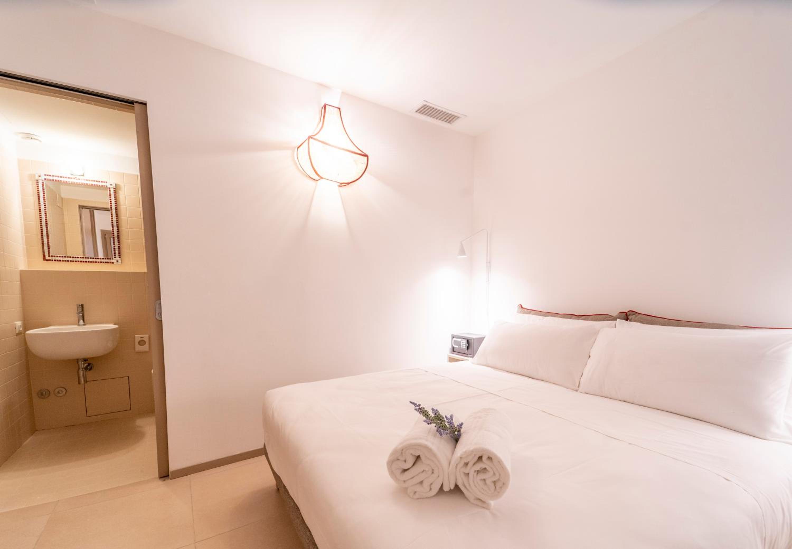 Small Double or Twin Room photo 3