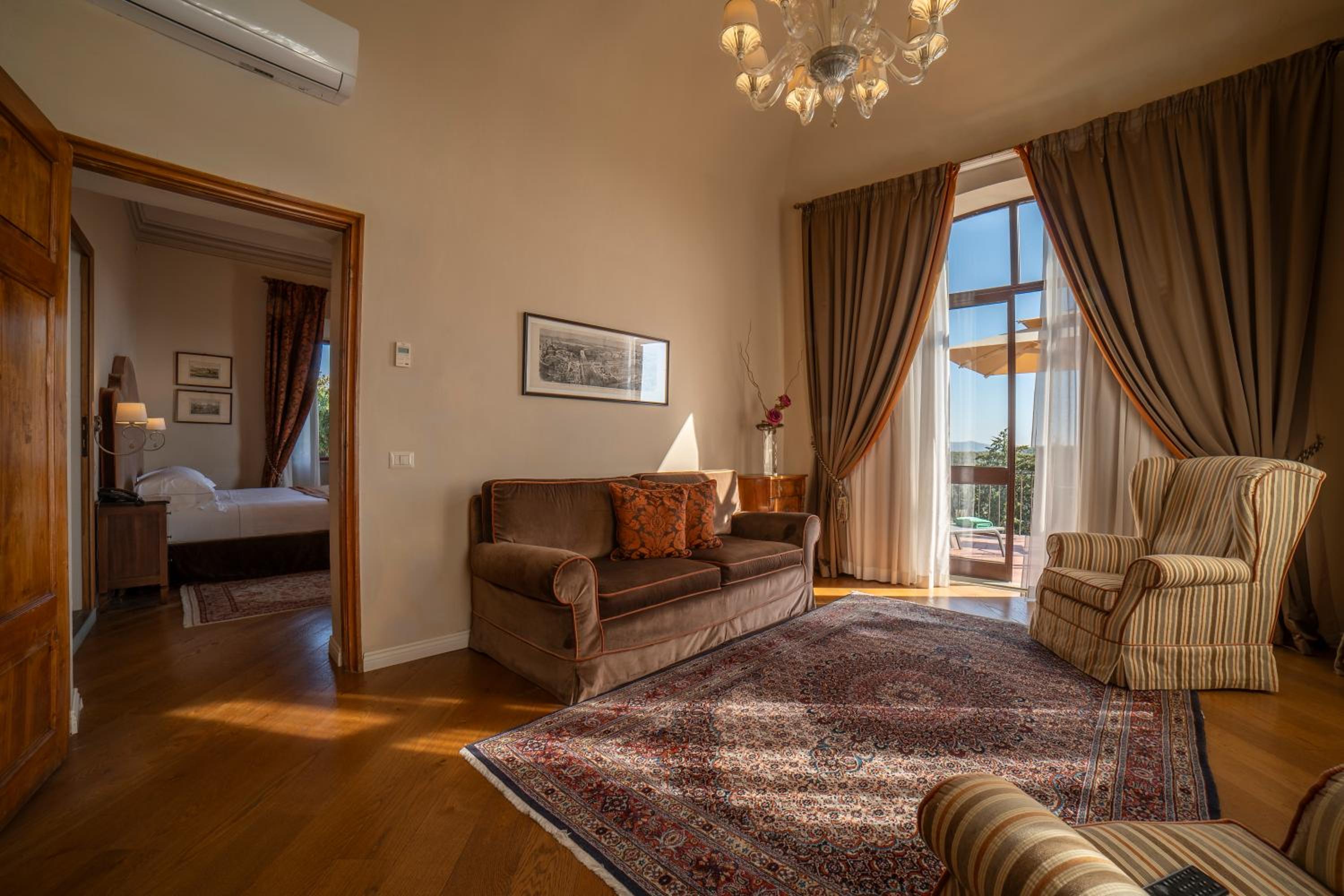 Suite with Spa Access - Photo 10