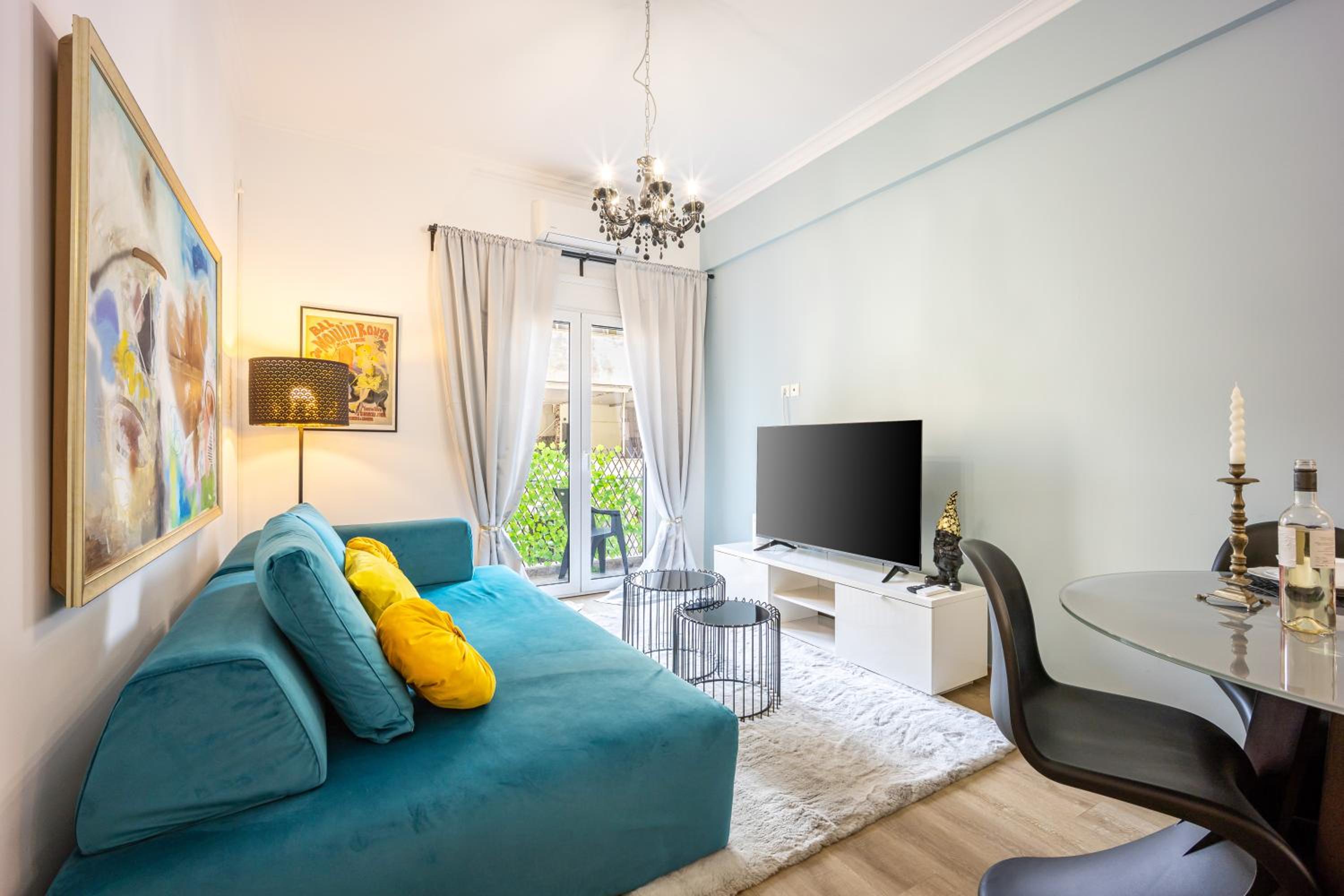 One-Bedroom Apartment