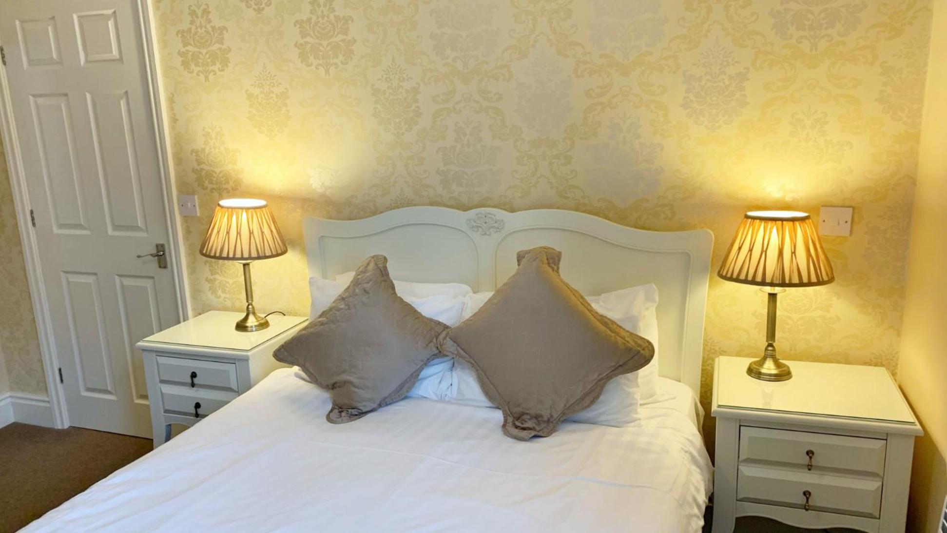 Double Room with Private Bathroom photo 2