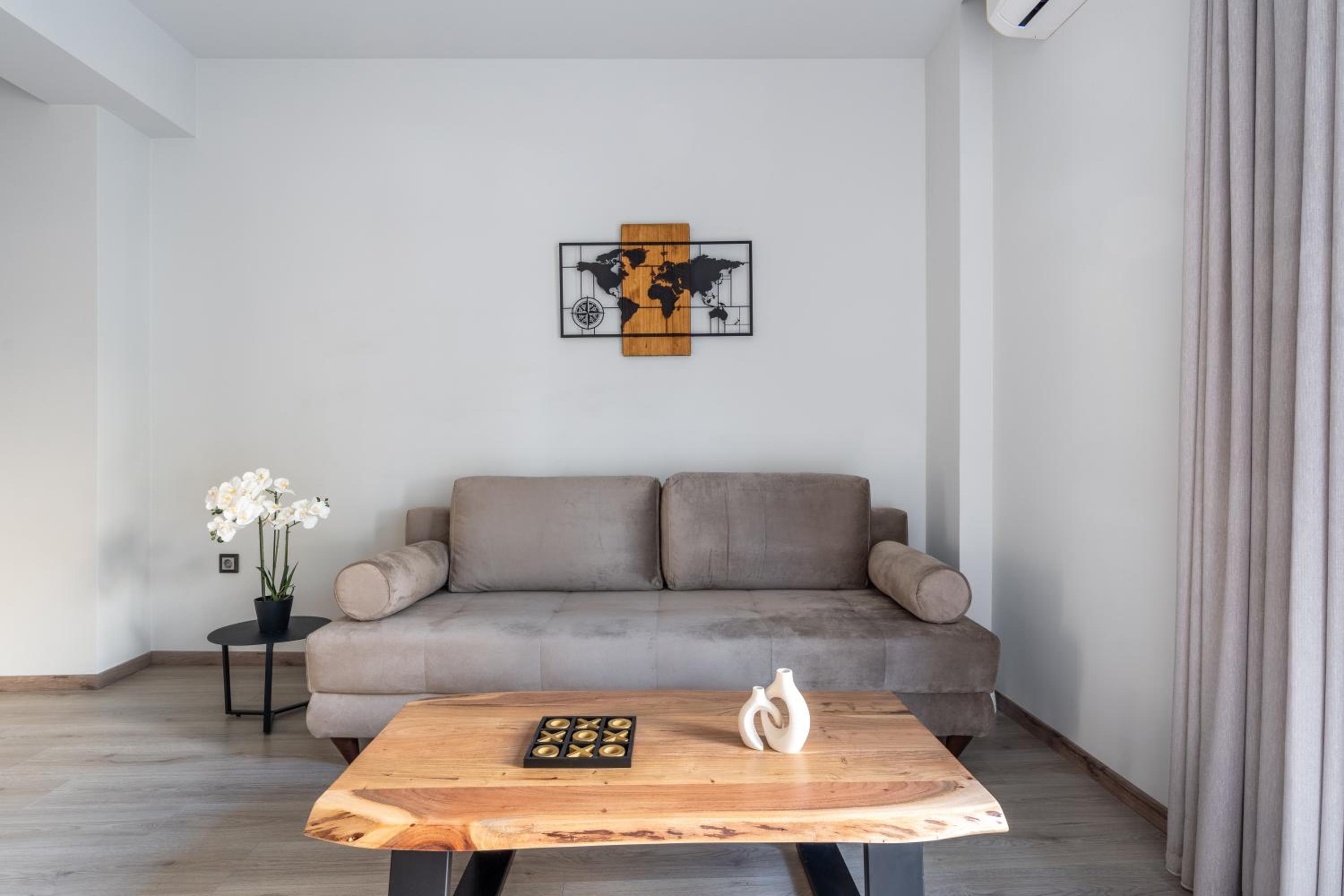 Family Two-Bedroom Apartment with View photo 1