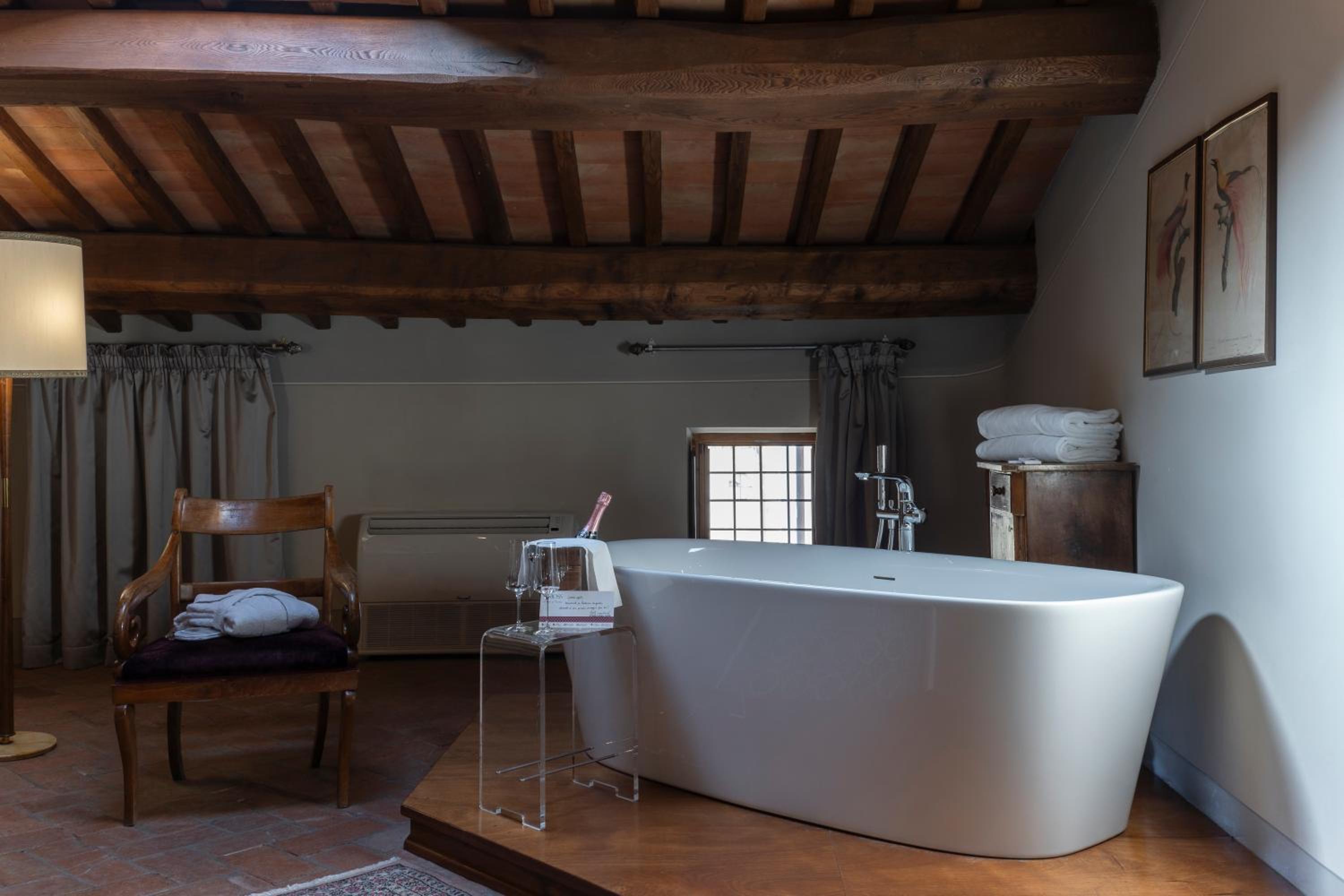 Deluxe Junior Suite with Bath Tub & Spa Access
