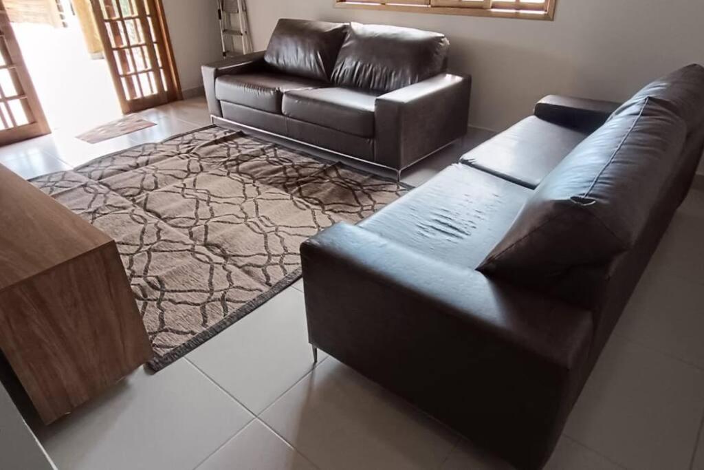 Five-Bedroom House photo 1