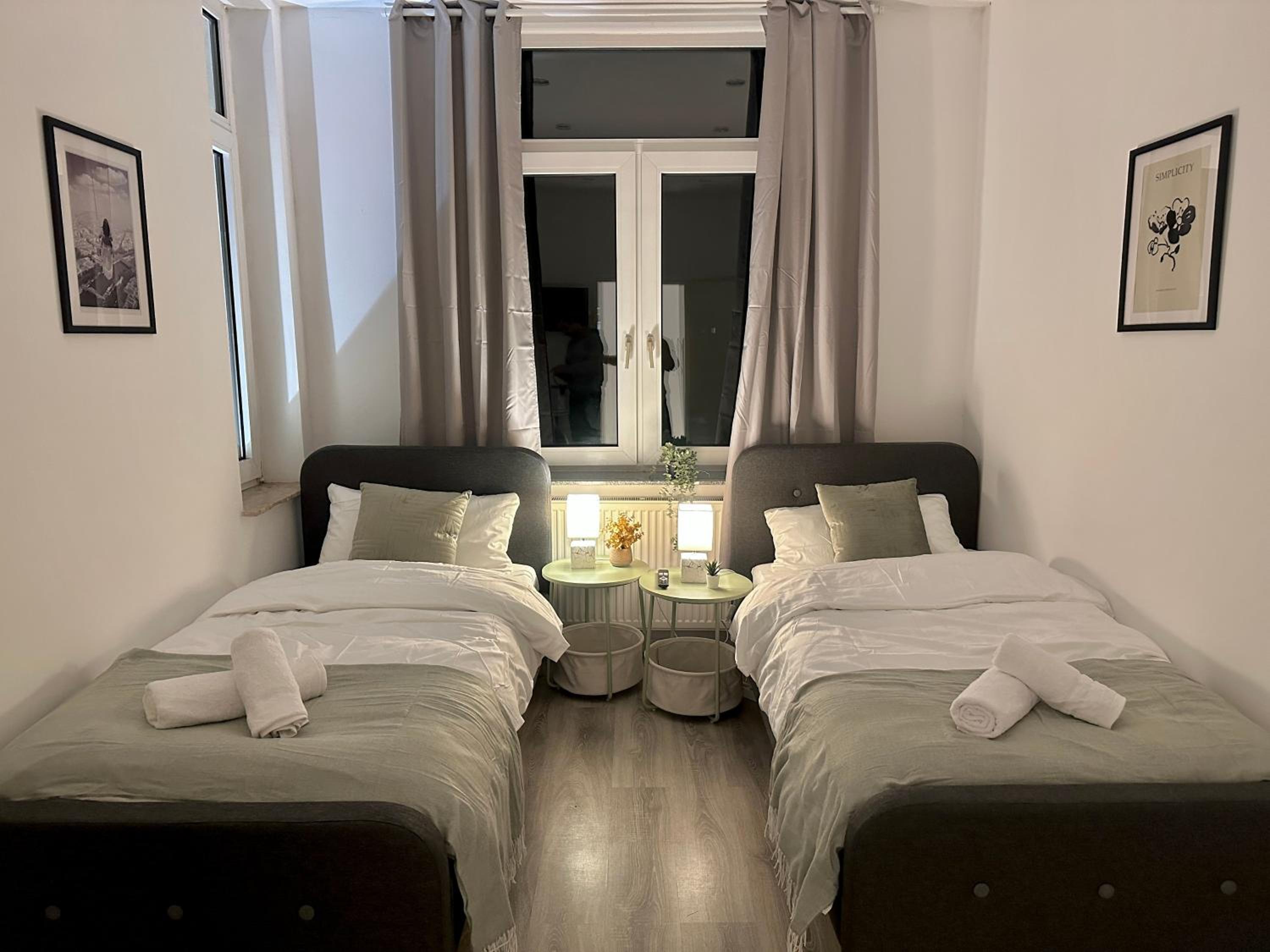 Two-Bedroom Apartment with Balcony photo 3