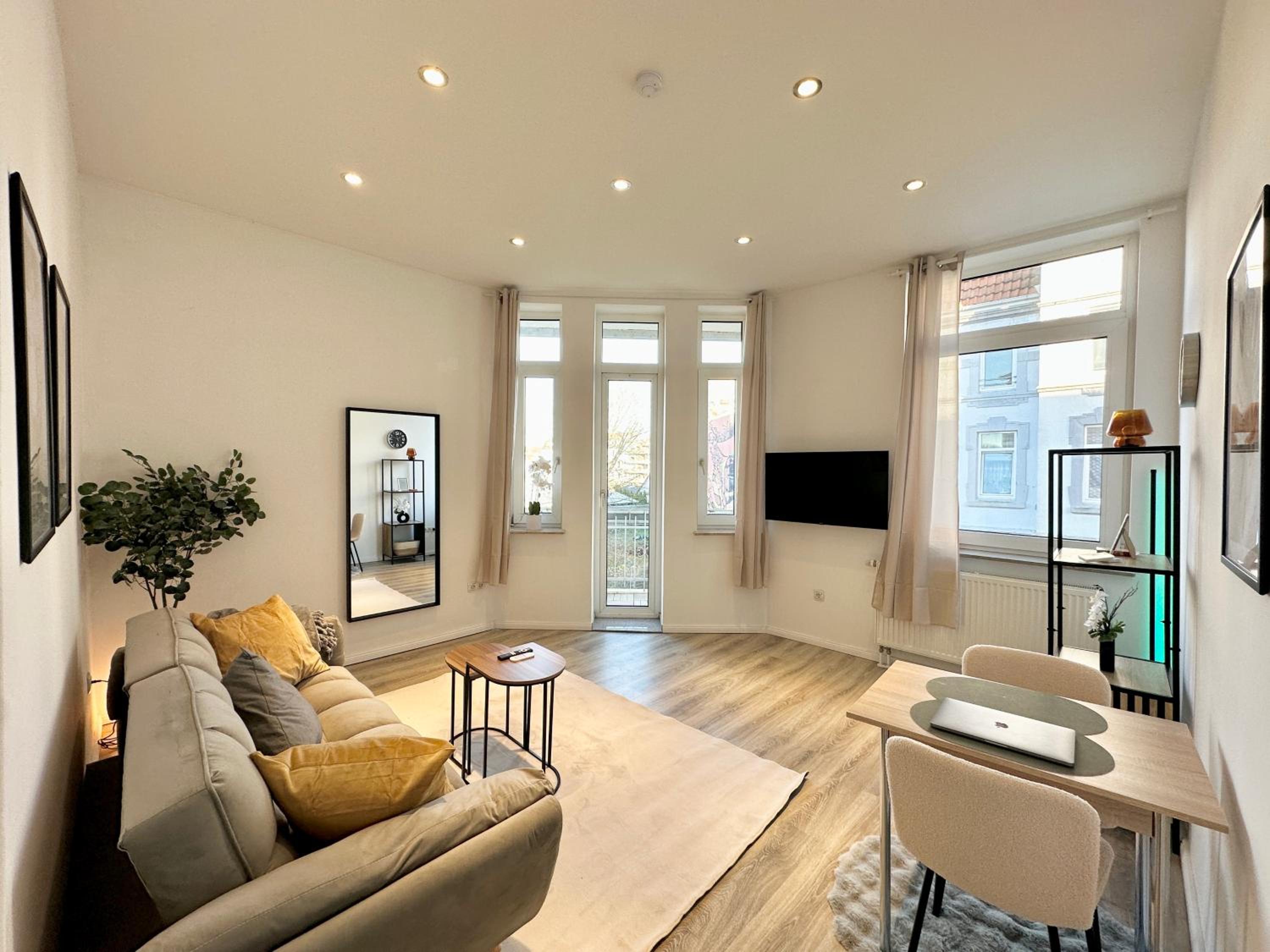 Two-Bedroom Apartment with Balcony and Terrace photo 2