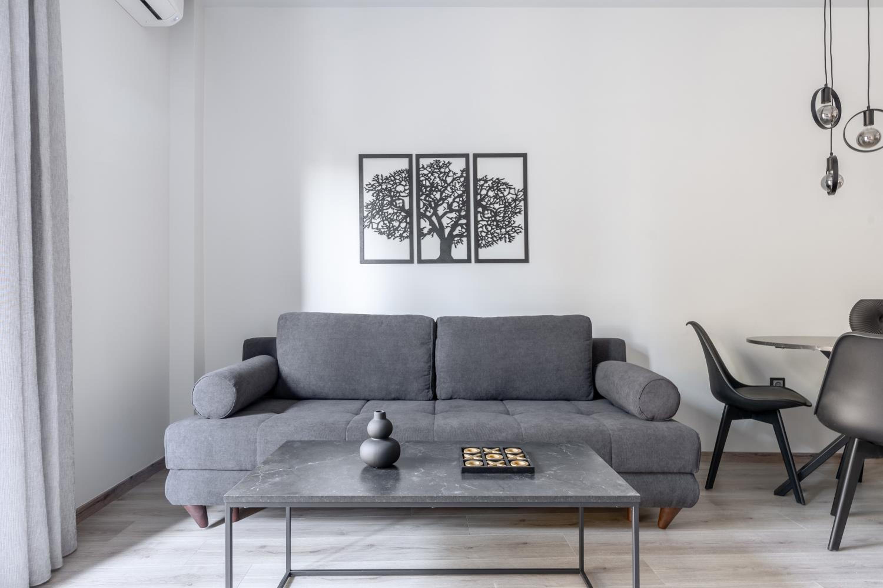 Two-Bedroom Apartment with View photo 2