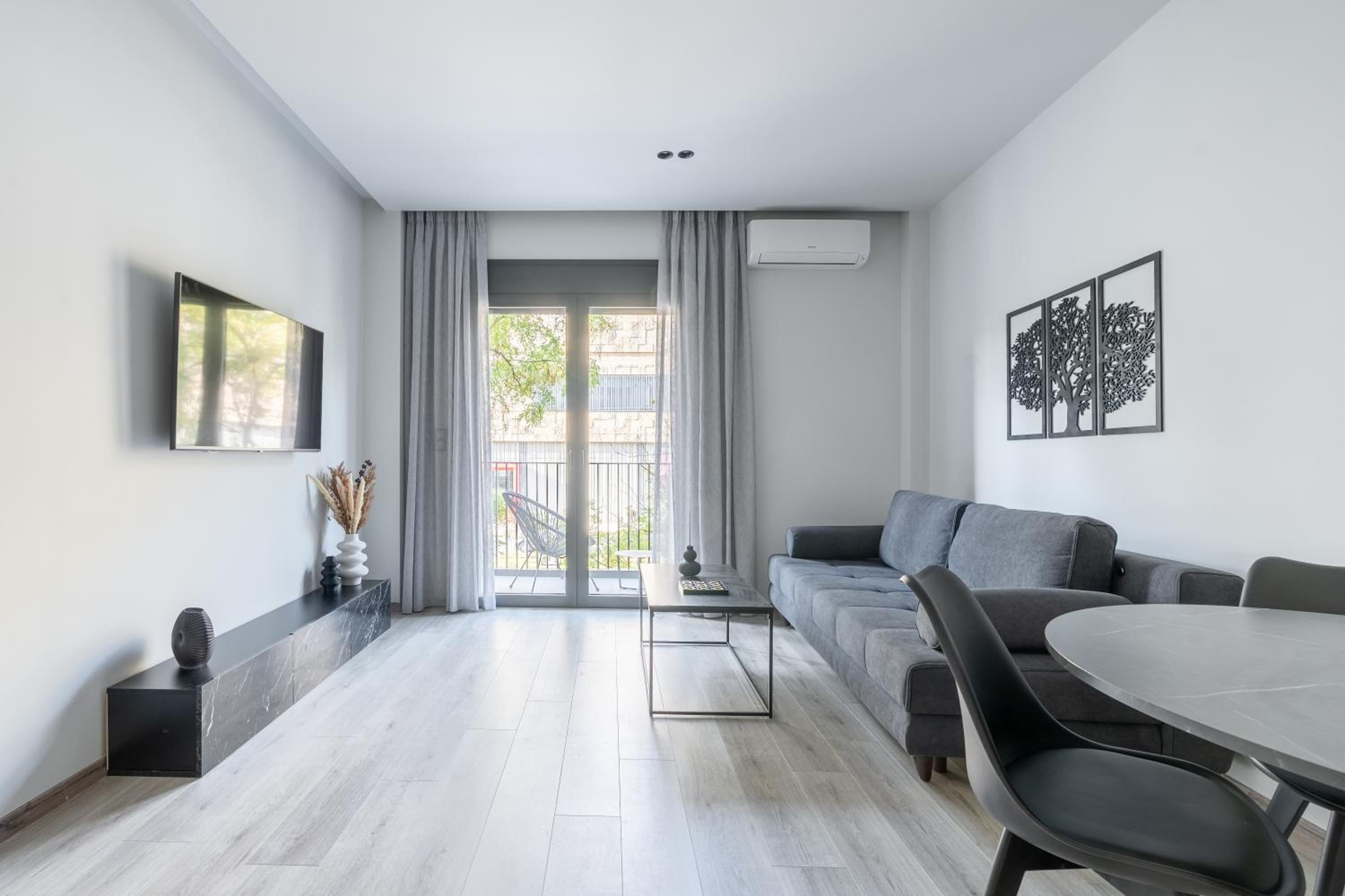 Two-Bedroom Apartment with View photo 1