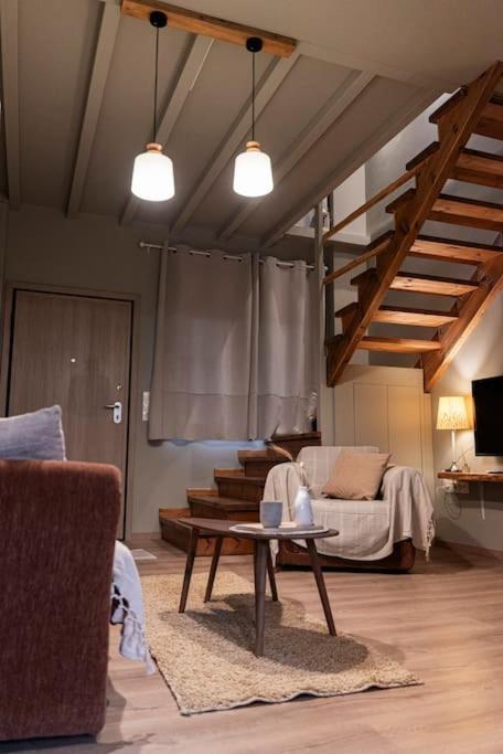 Three-Bedroom Apartment with Balcony photo 2