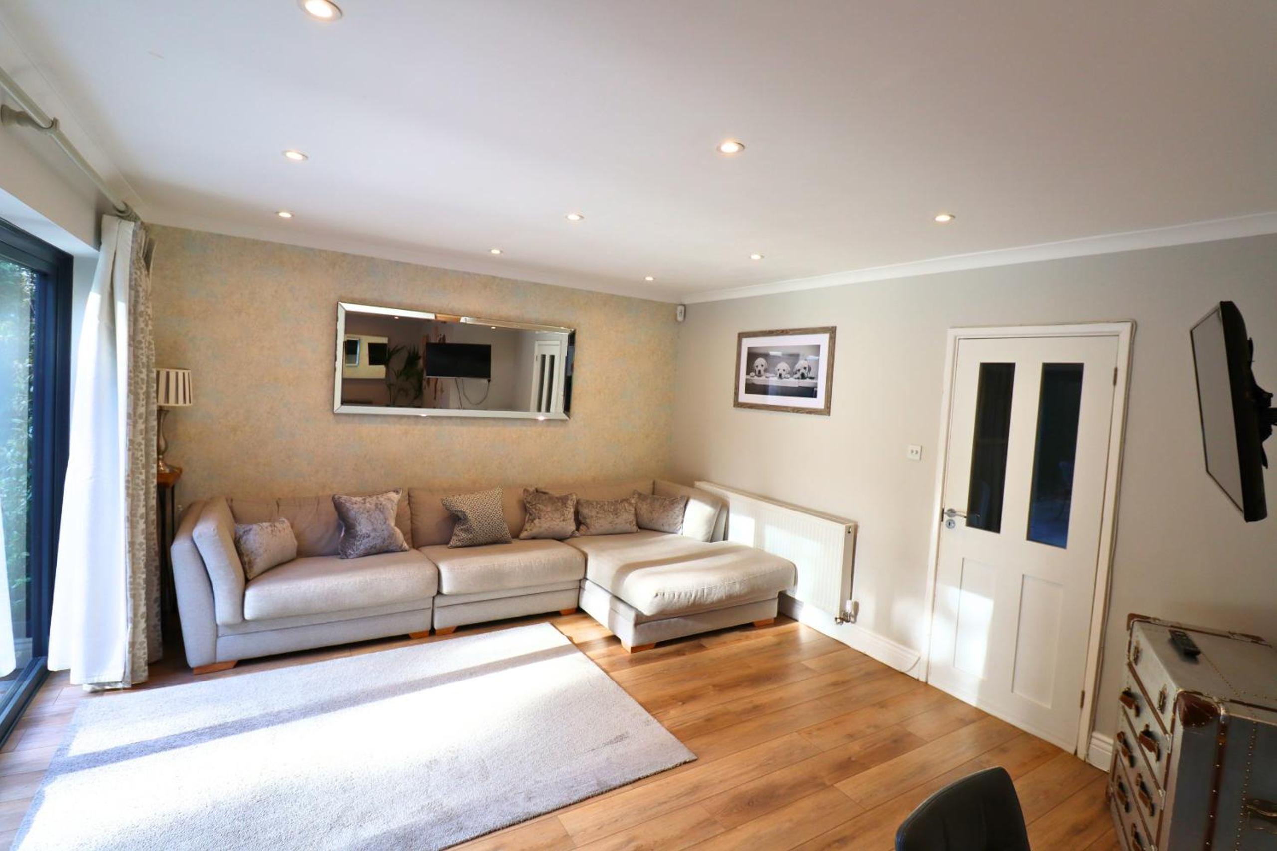Four-Bedroom House photo 1