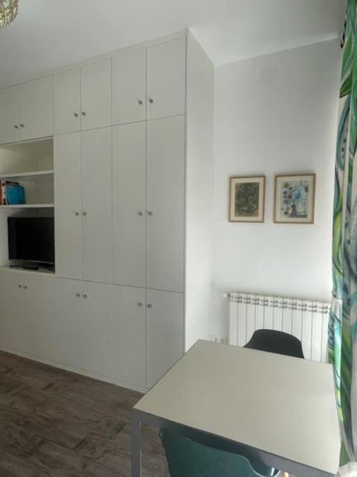 Two-Bedroom Apartment photo 2