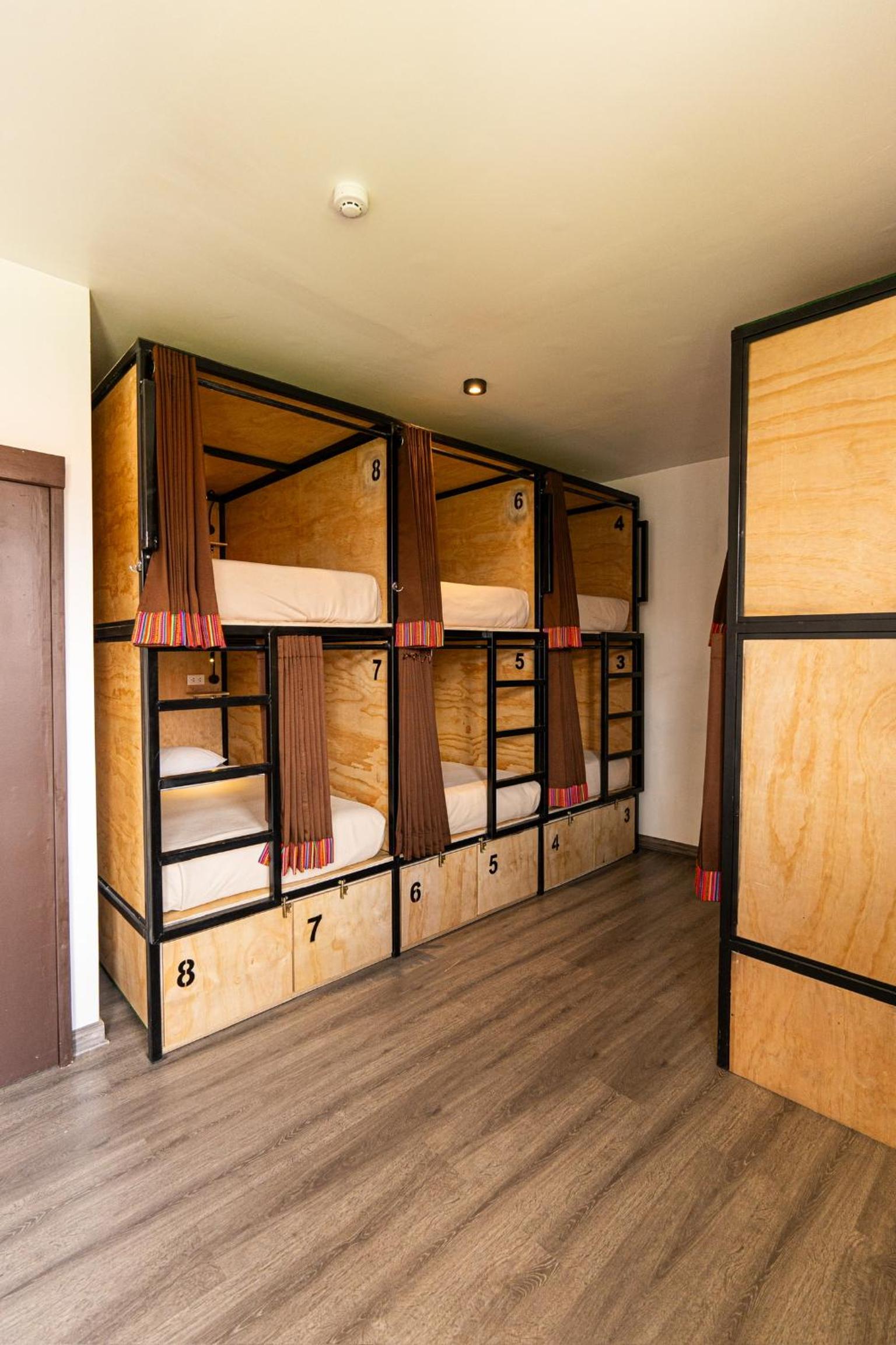 Bed in 6-Bed Female Dormitory Room photo 3