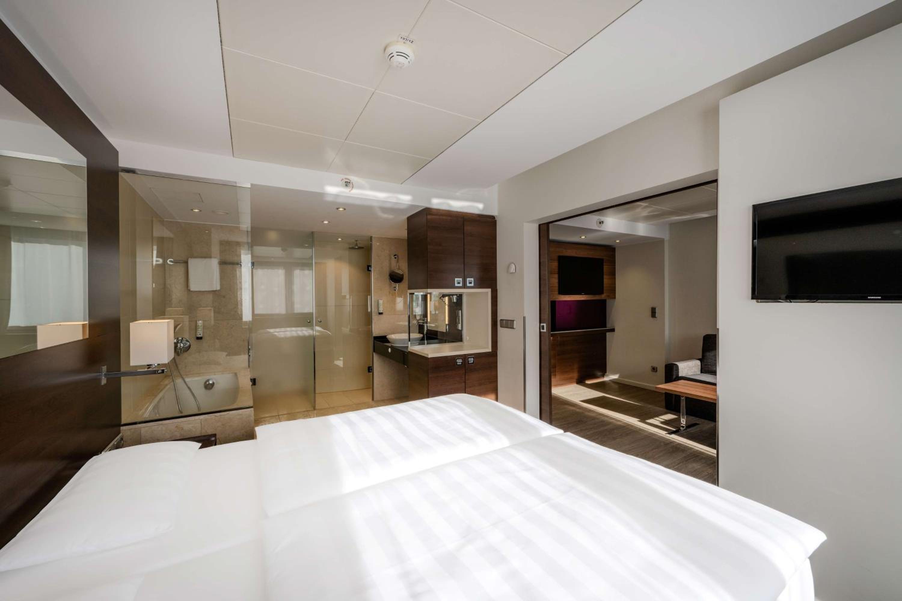 Family Suite thumbnail 6