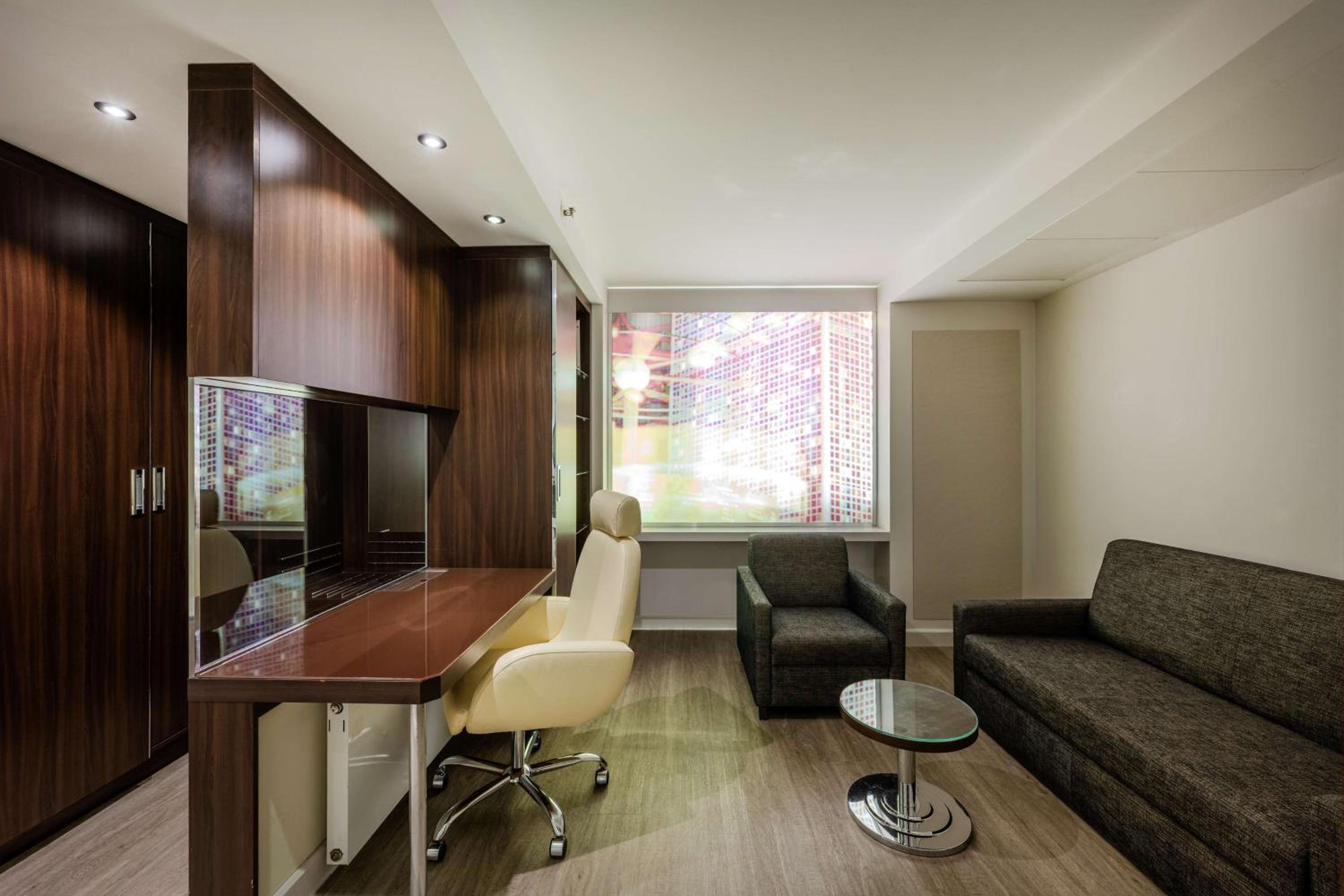 Color Suite (Windowless Suite) - Photo 6