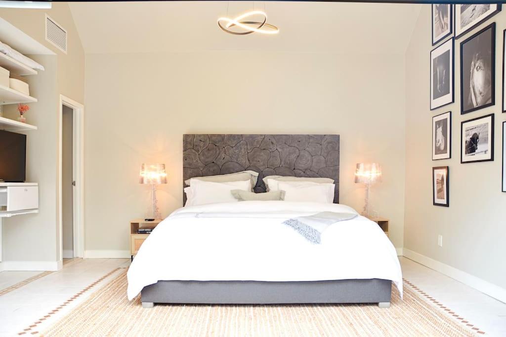 Three-Bedroom House photo 2