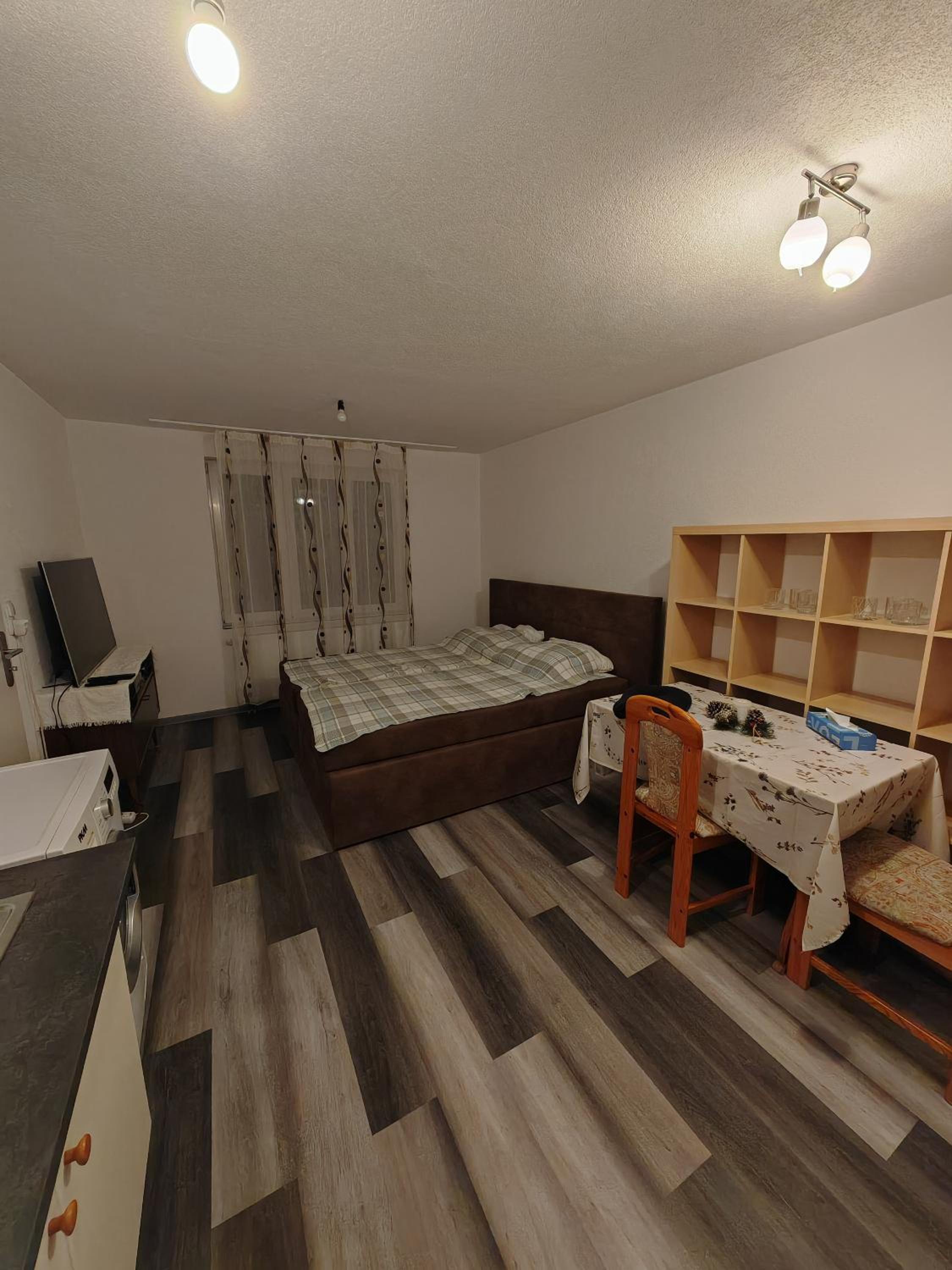 One-Bedroom Apartment photo 1