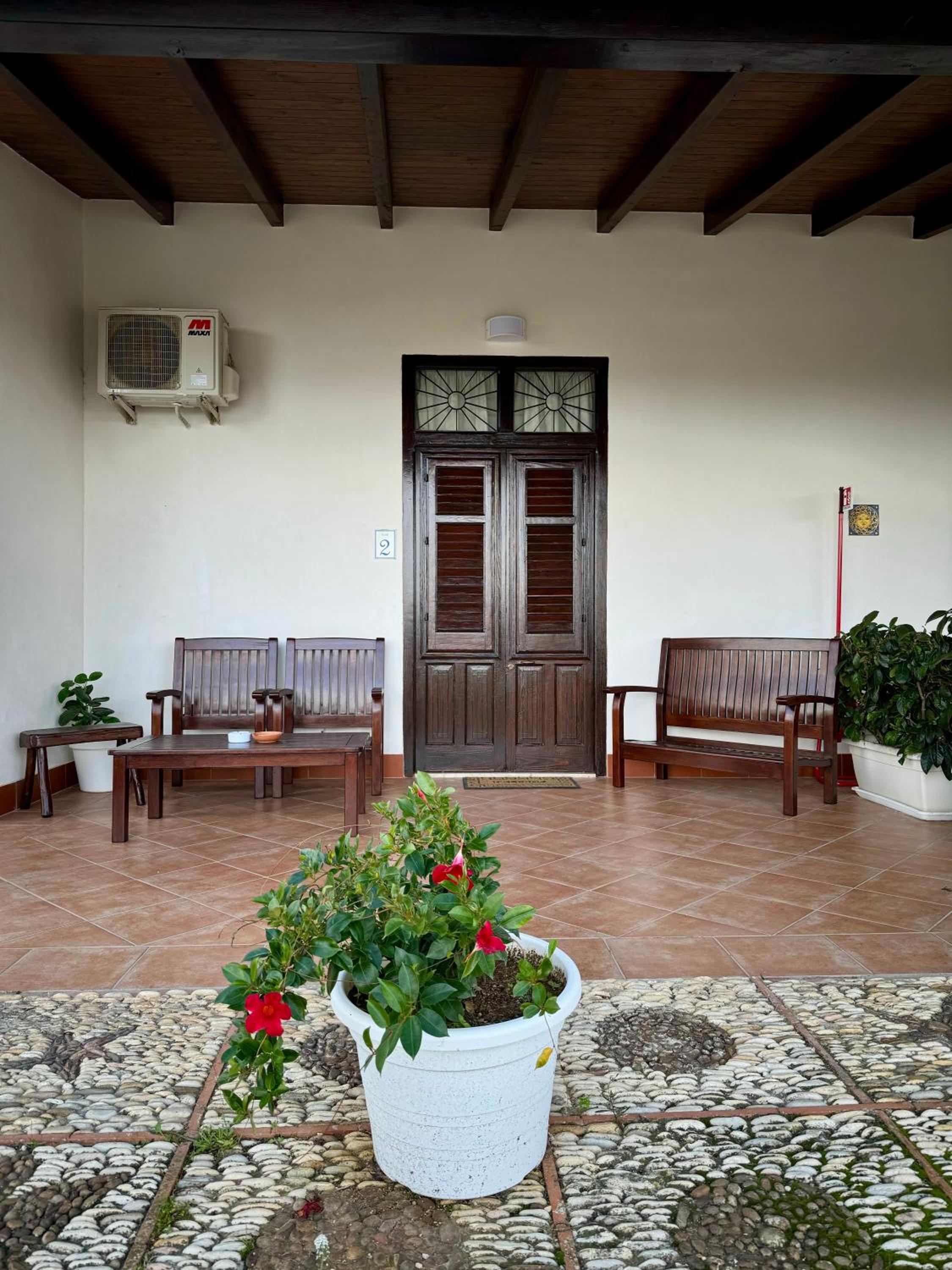 Quadruple Room with Patio photo 3