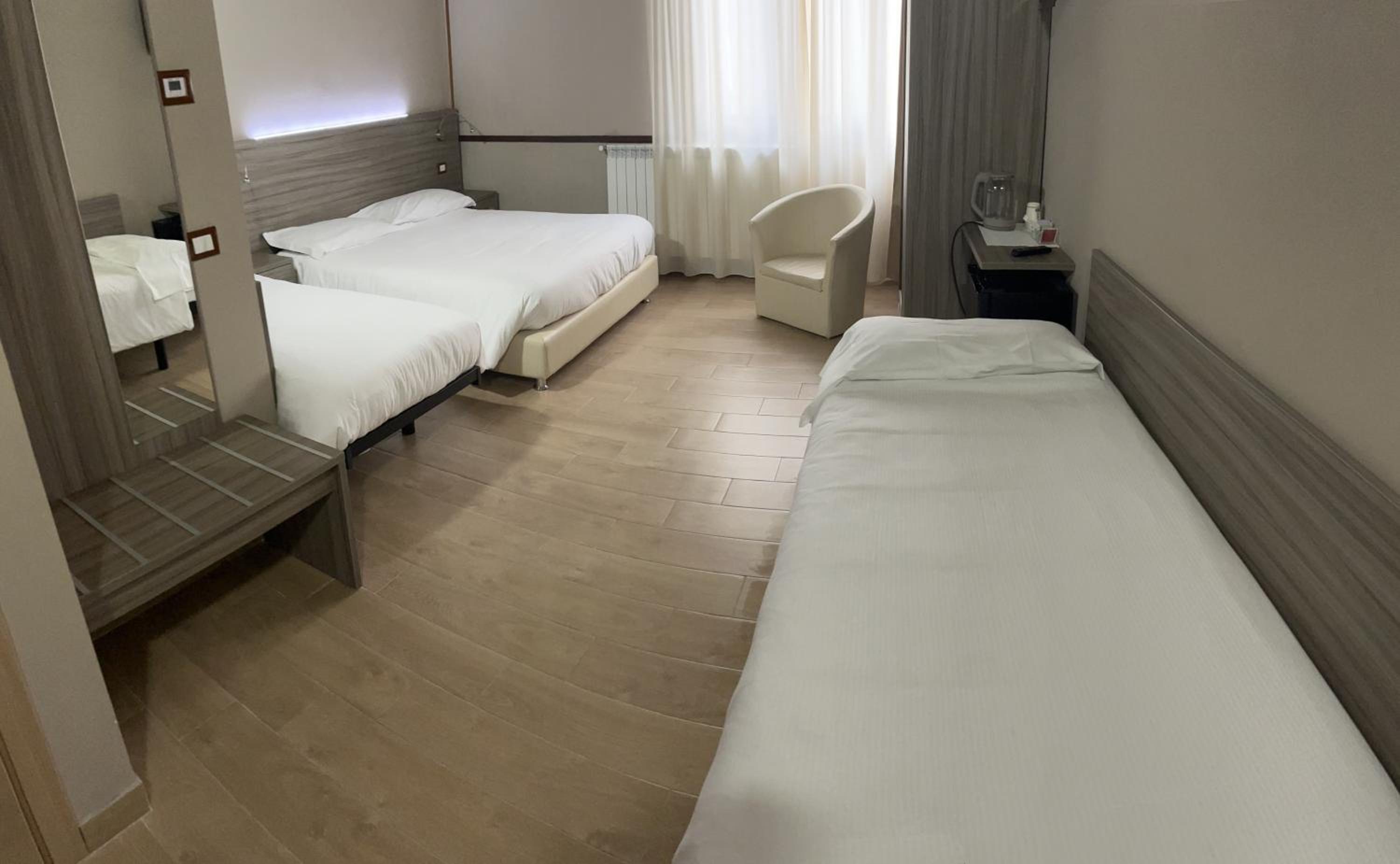 Superior Quadruple Room photo 3