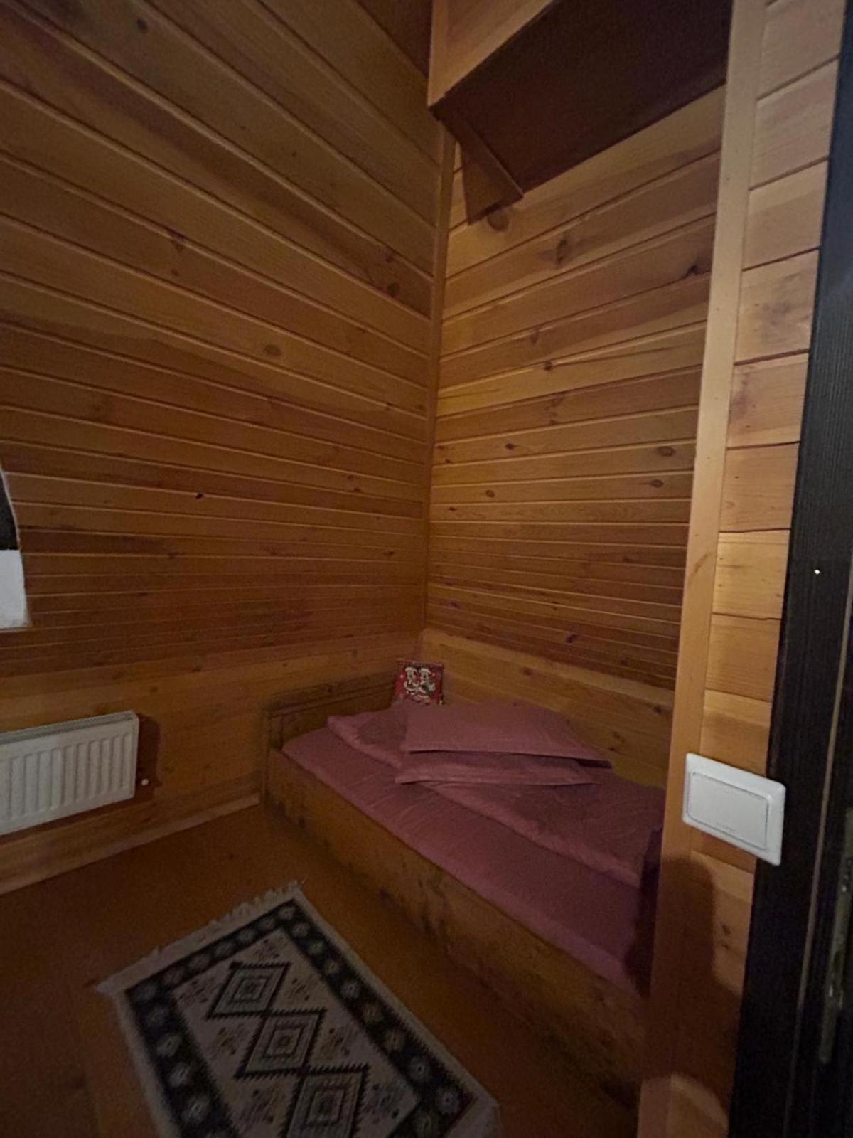 One-Bedroom House photo 1