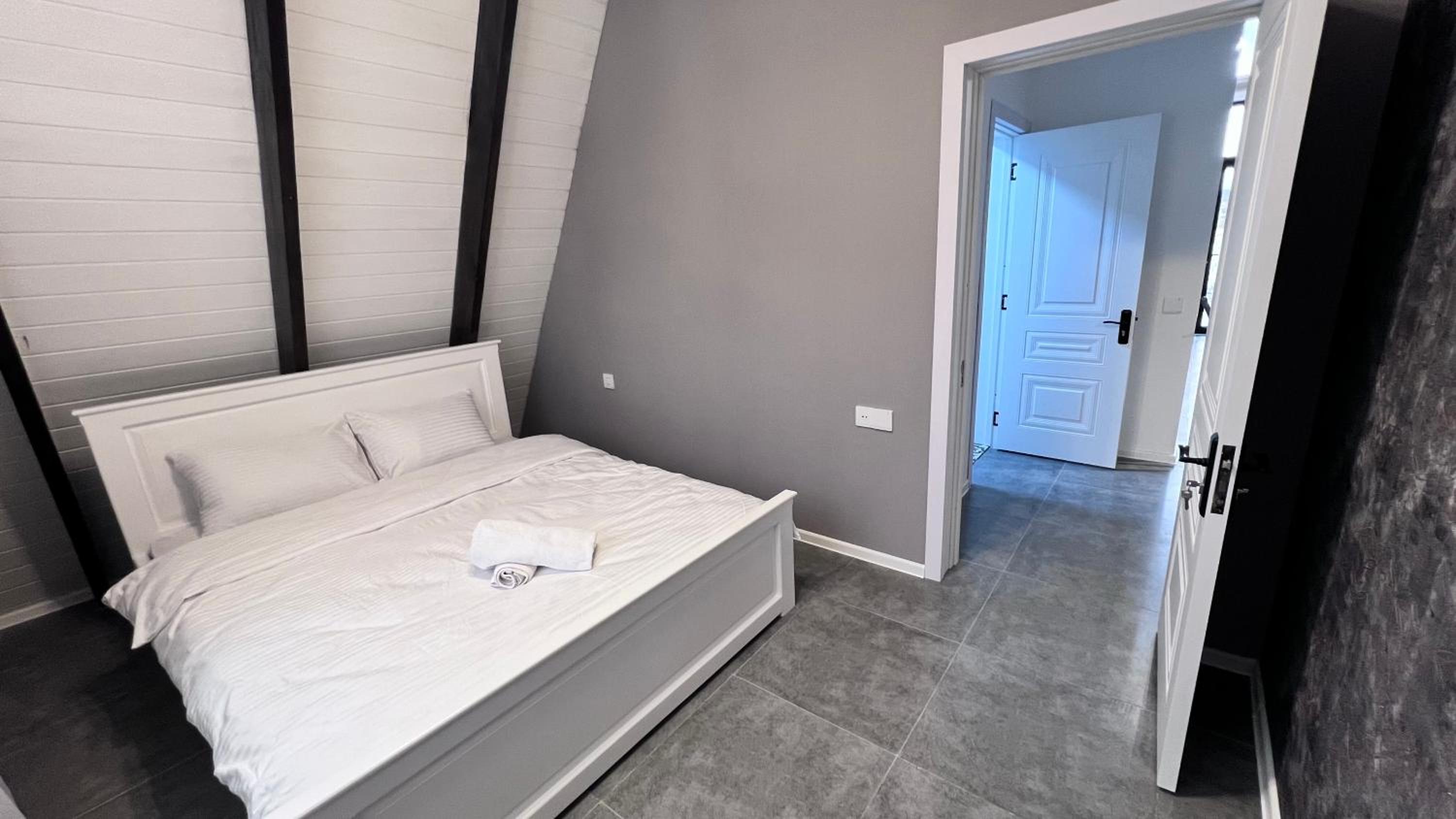 Three-Bedroom Villa photo 2