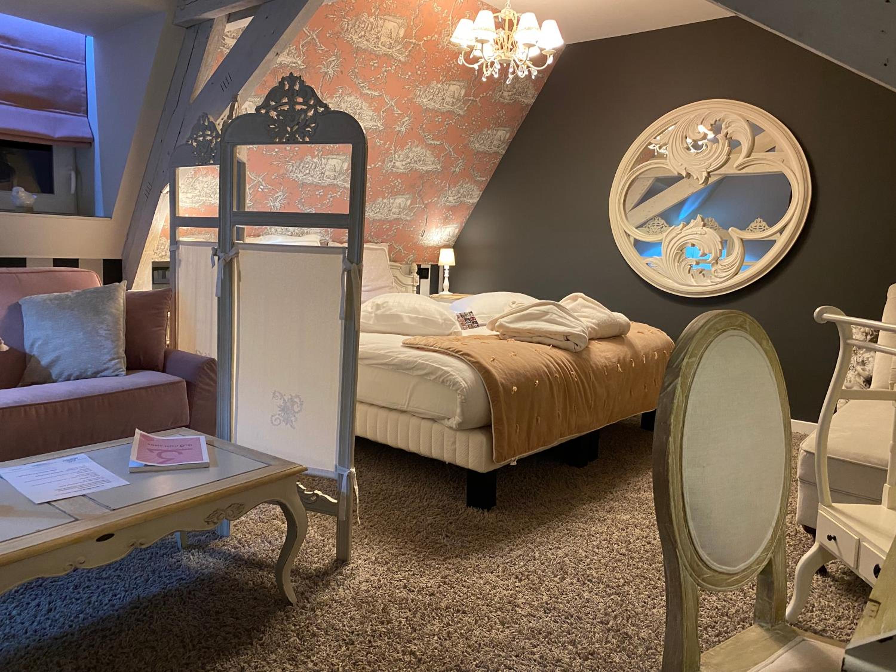 Deluxe Suite - Photo 10