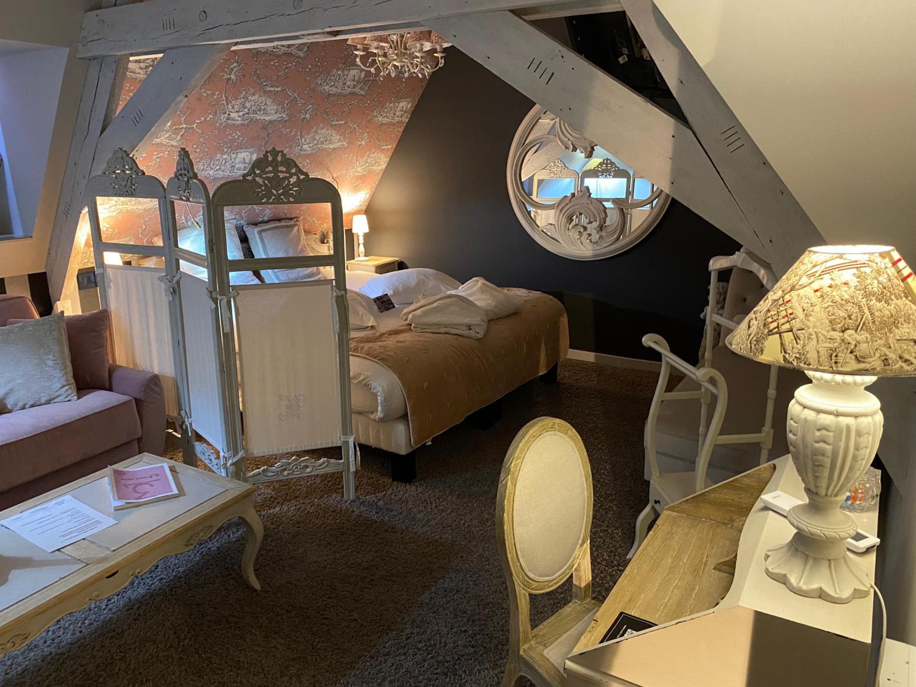 Deluxe Suite - Photo 9
