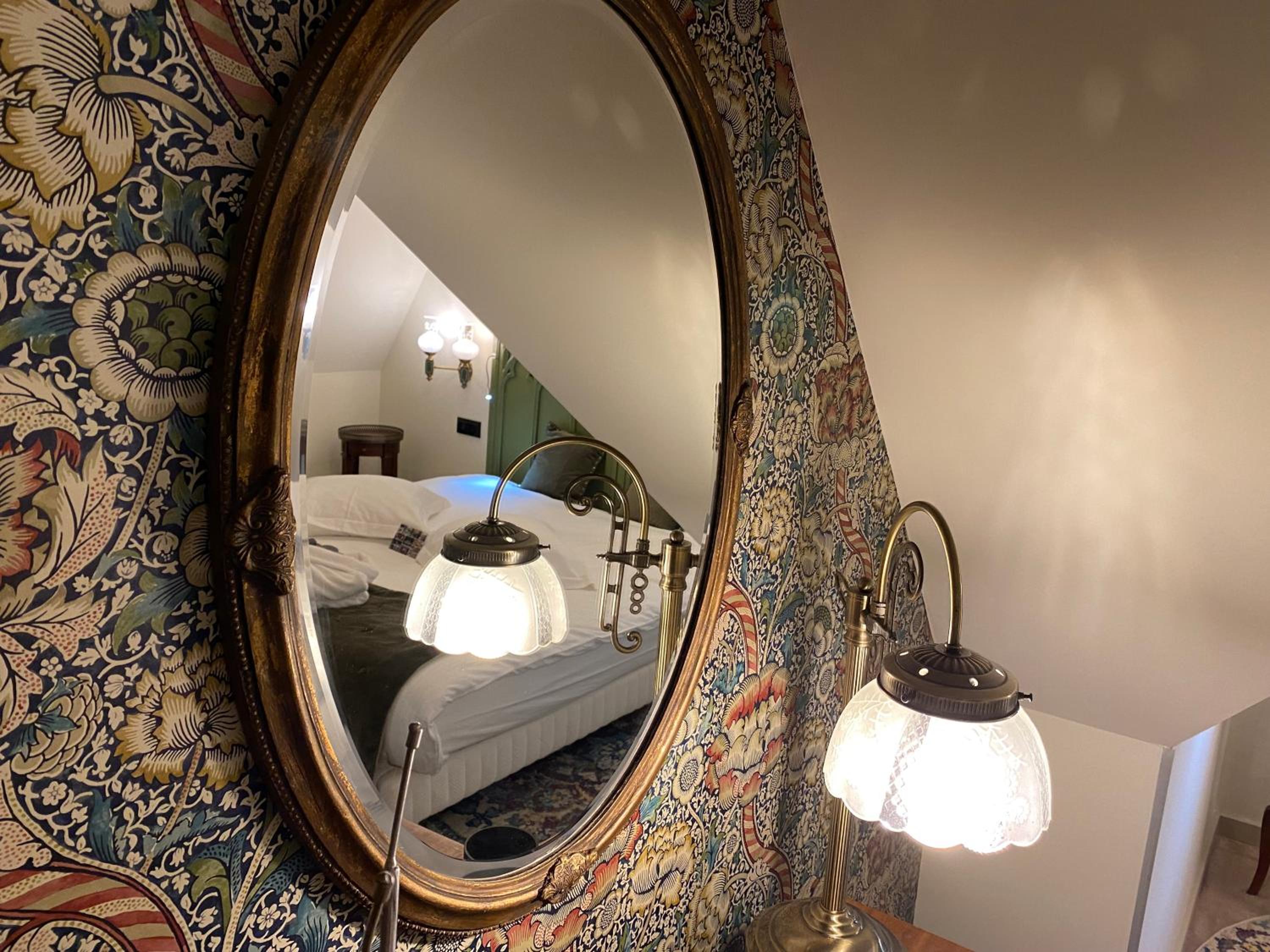 Executive Suite - Photo 24