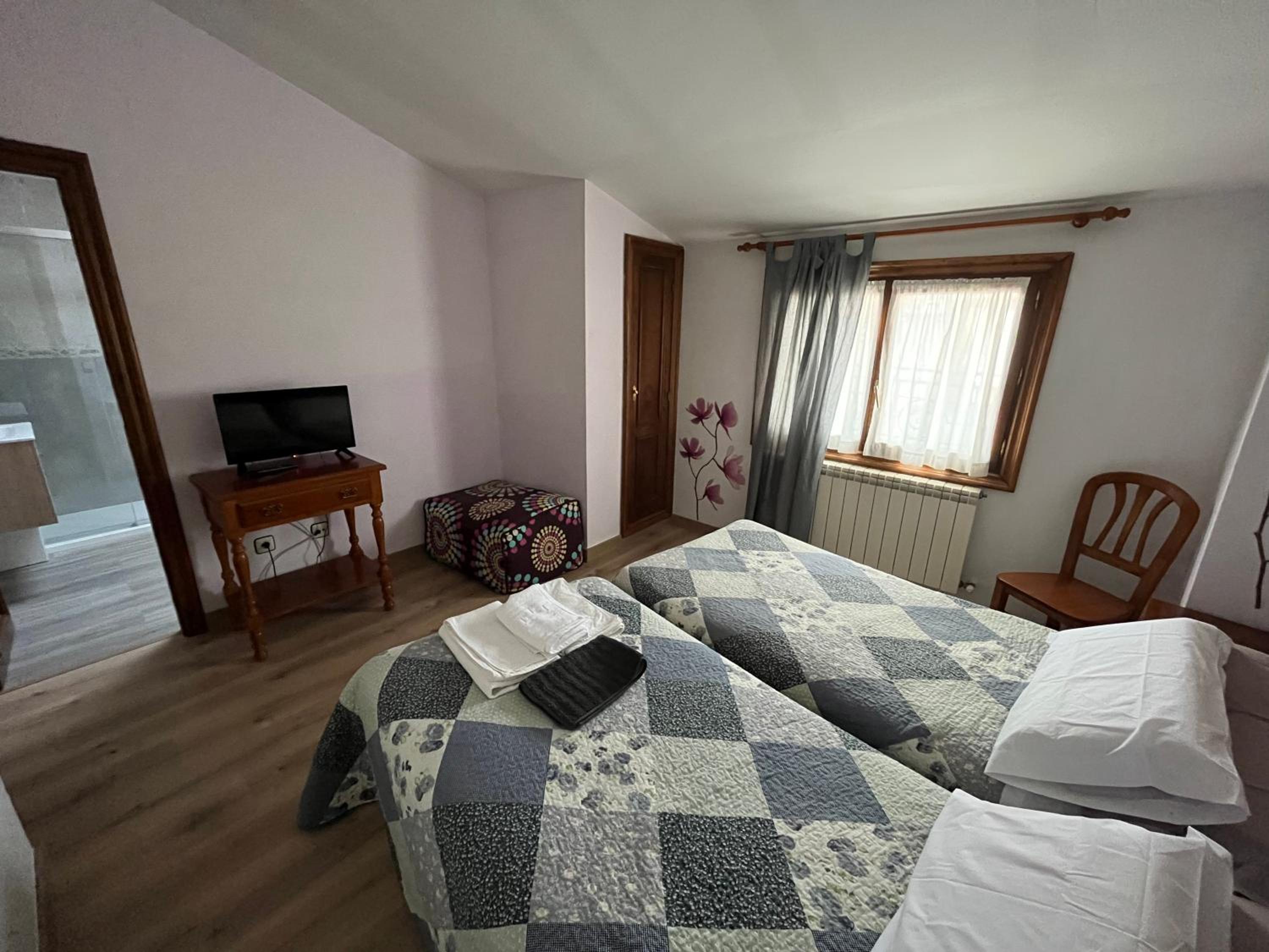 Double or Twin Room photo 2