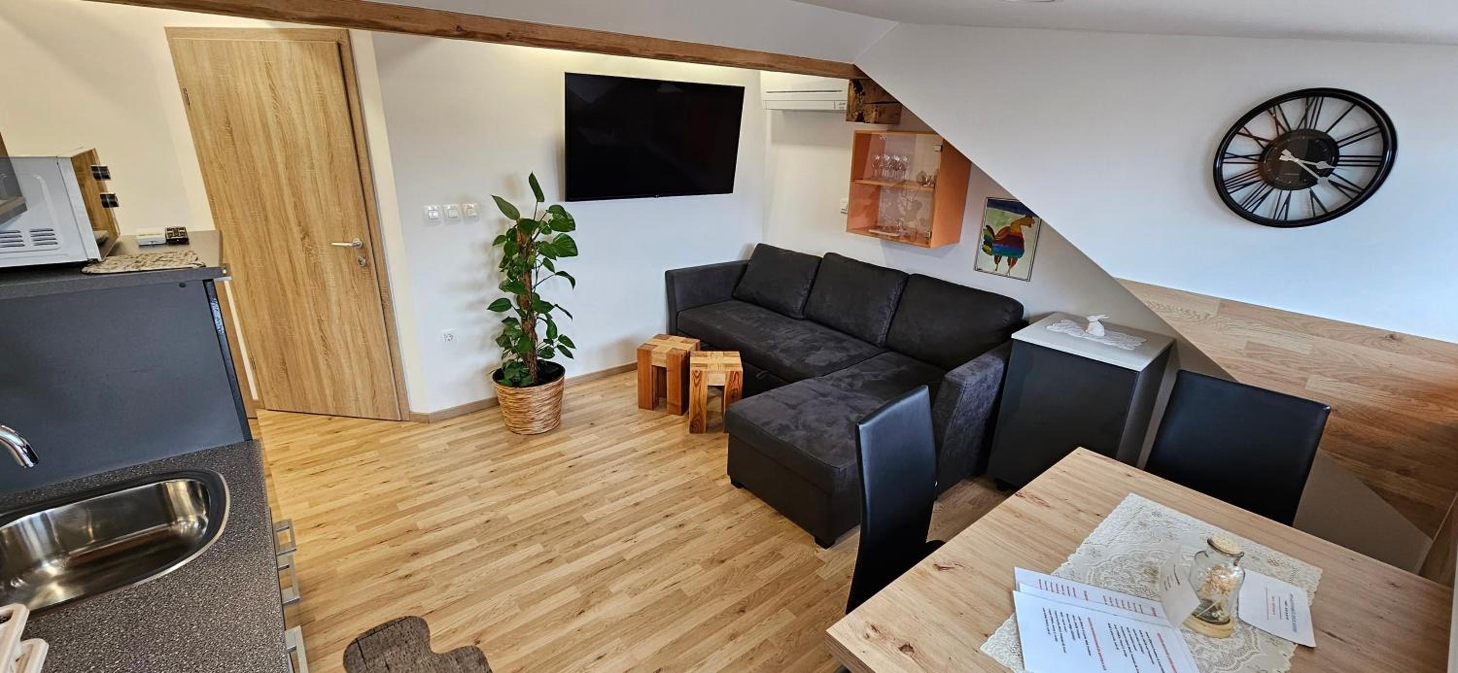 Apartment with Balcony photo 1