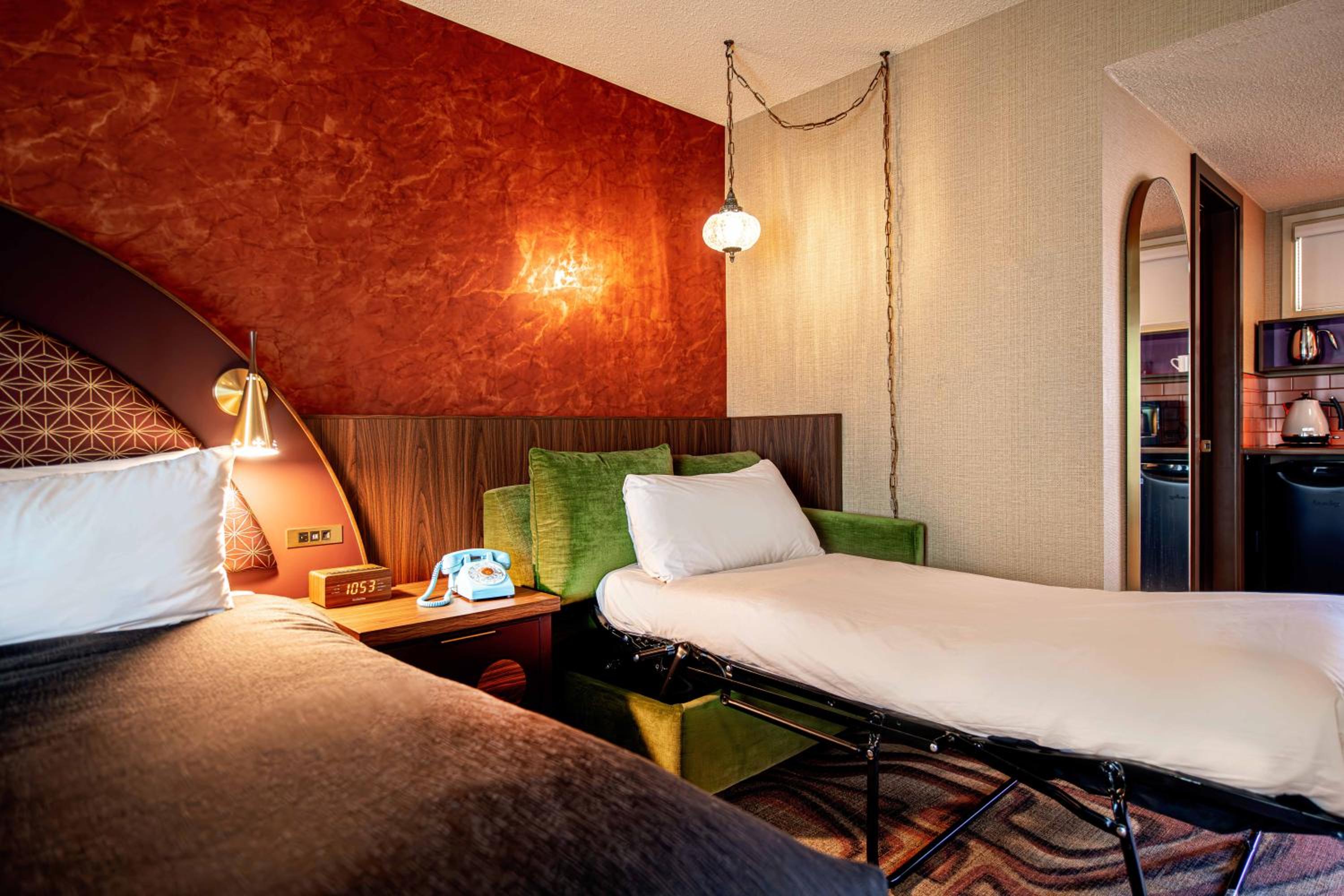 Zed King Bed - Photo 14
