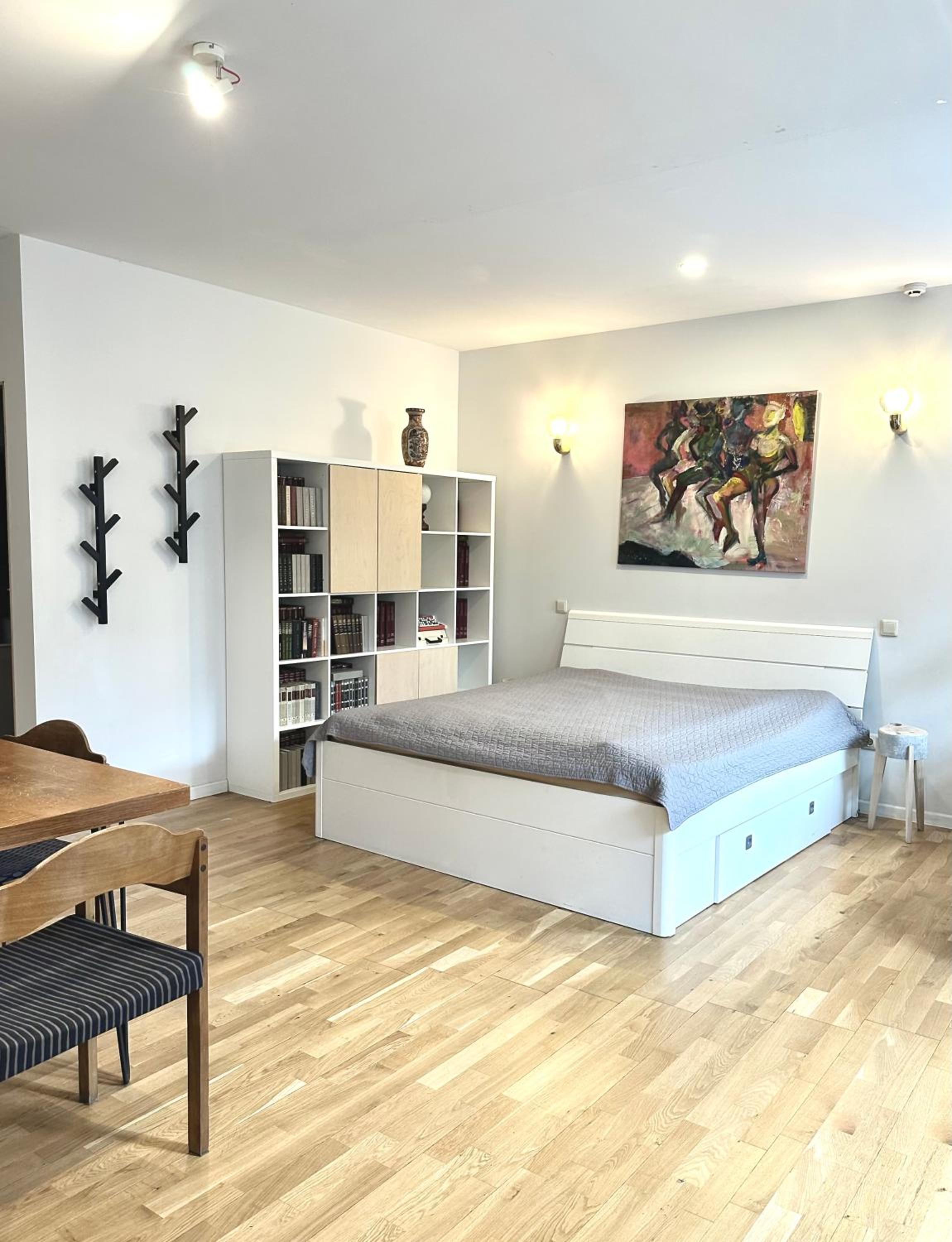Studio Apartment