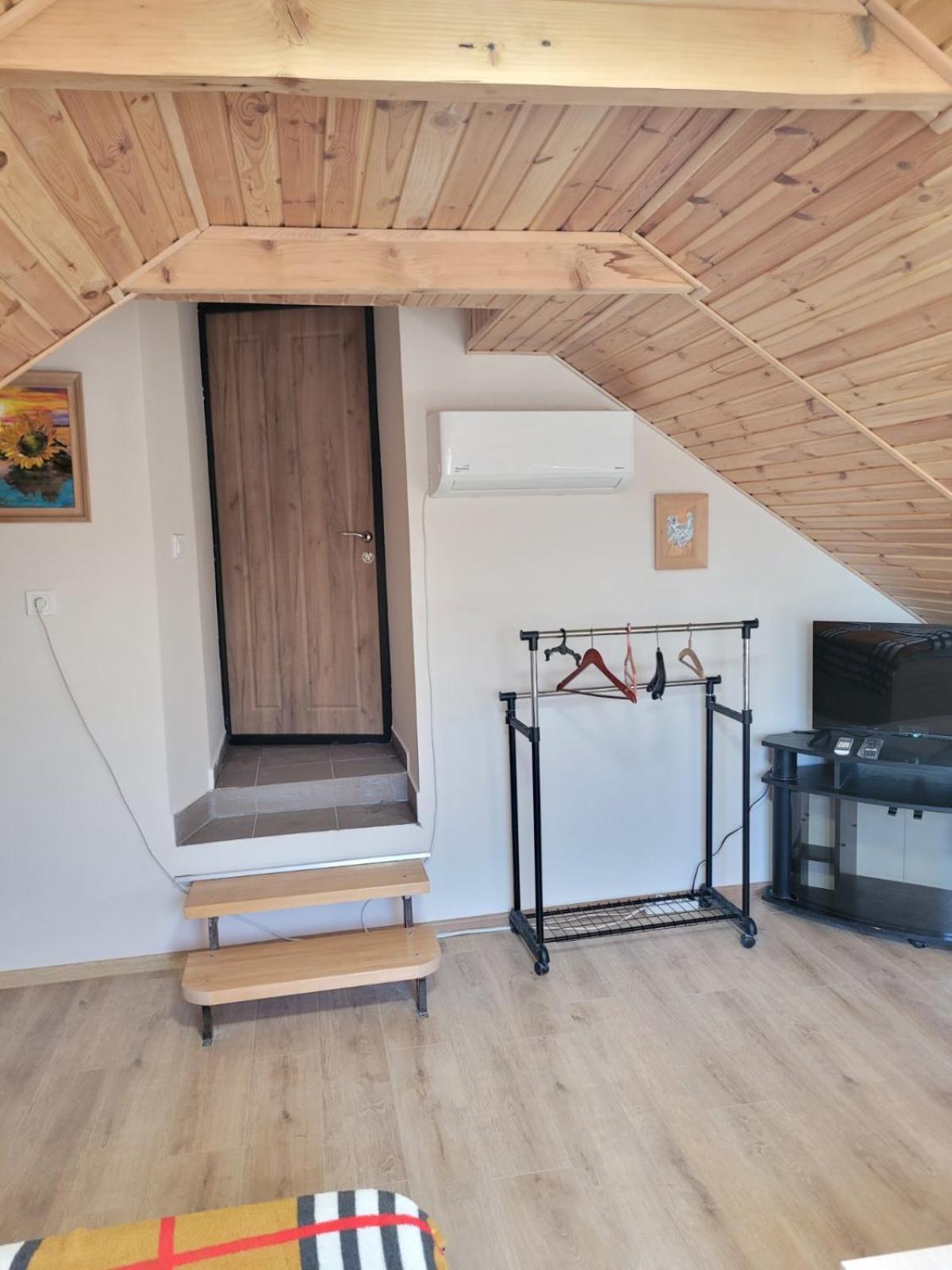Superior Quadruple Room photo 3