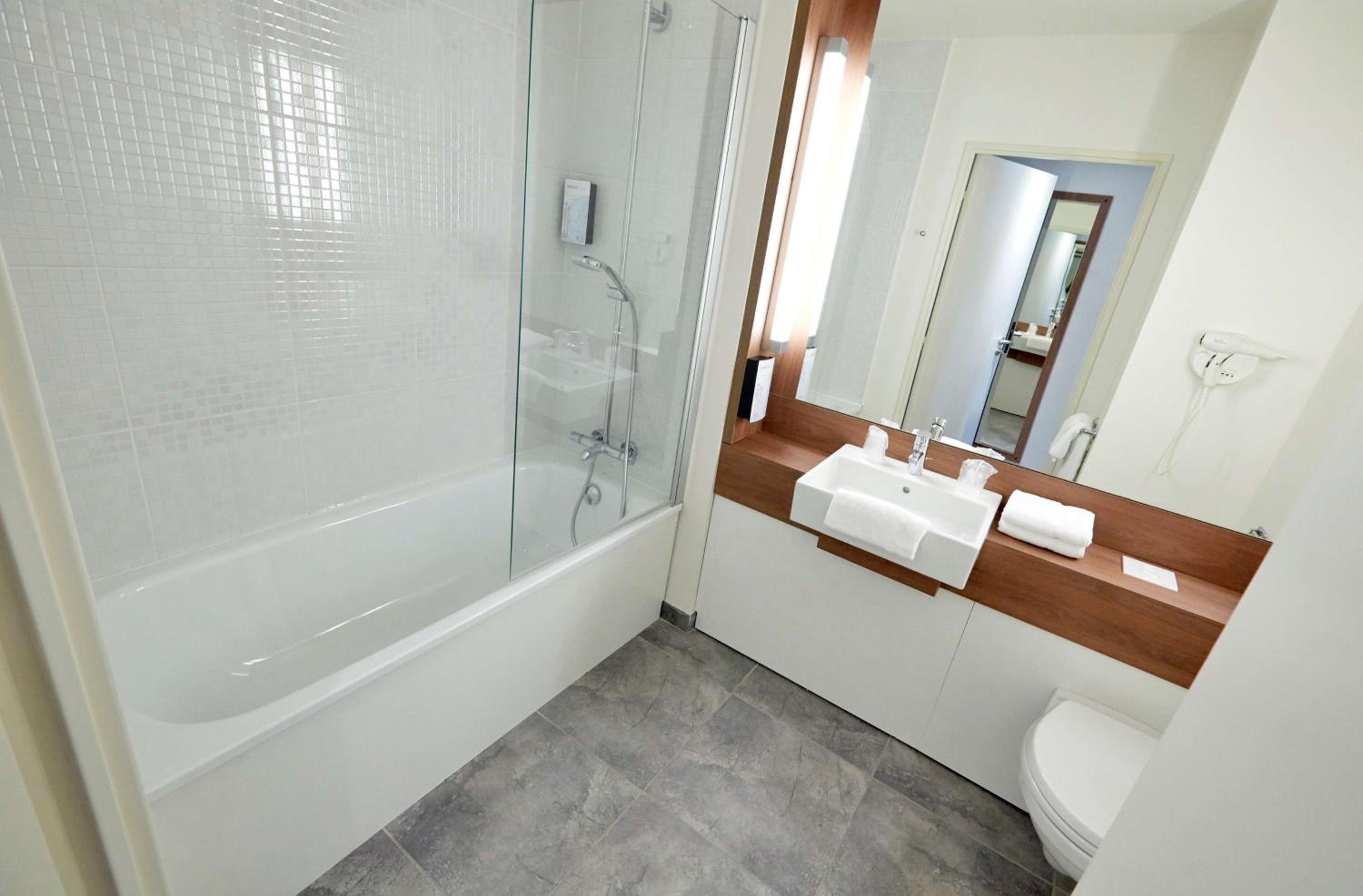 Standard Twin Room - Photo 2