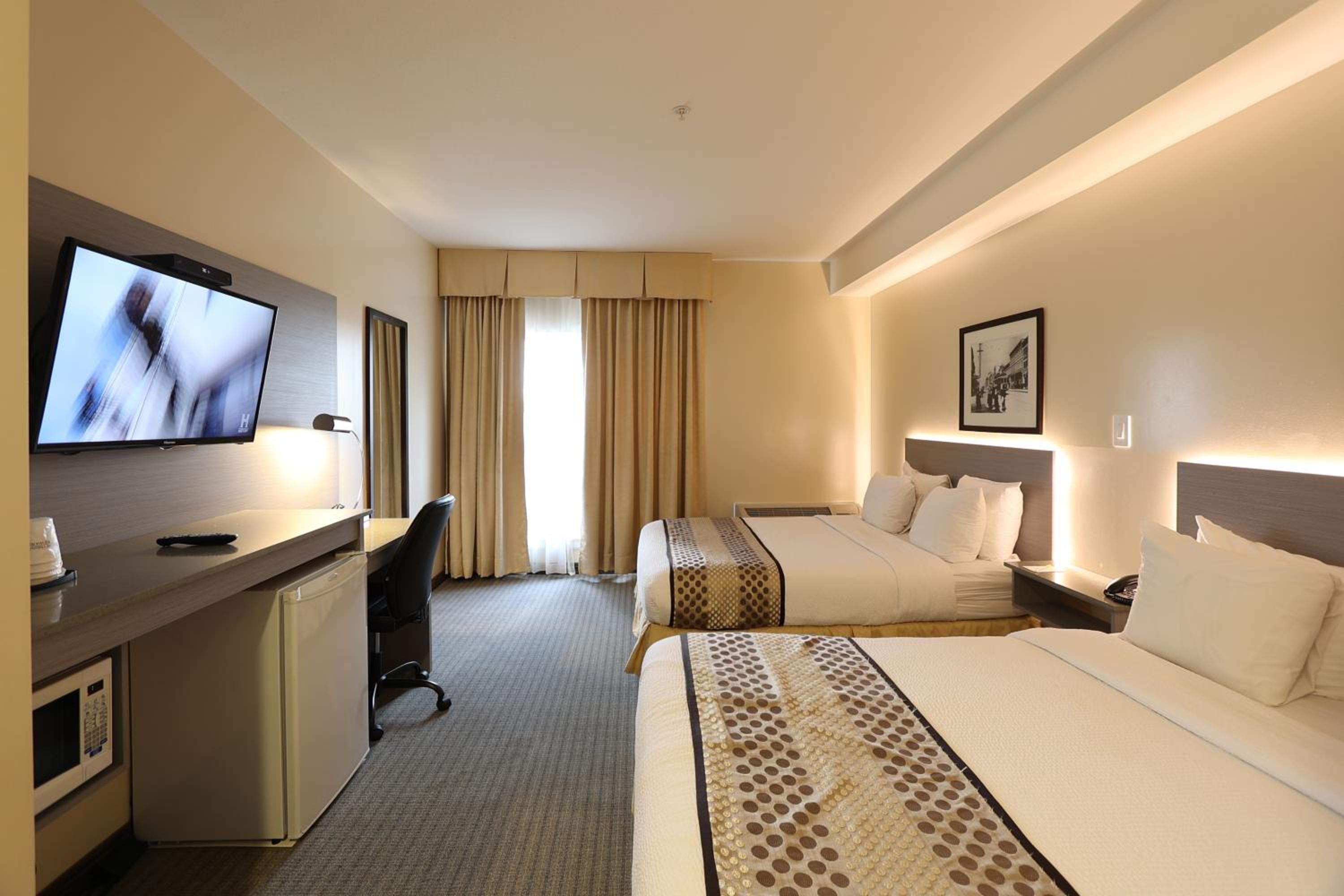 Deluxe Queen Studio with Two Queen Beds - Non-Smoking