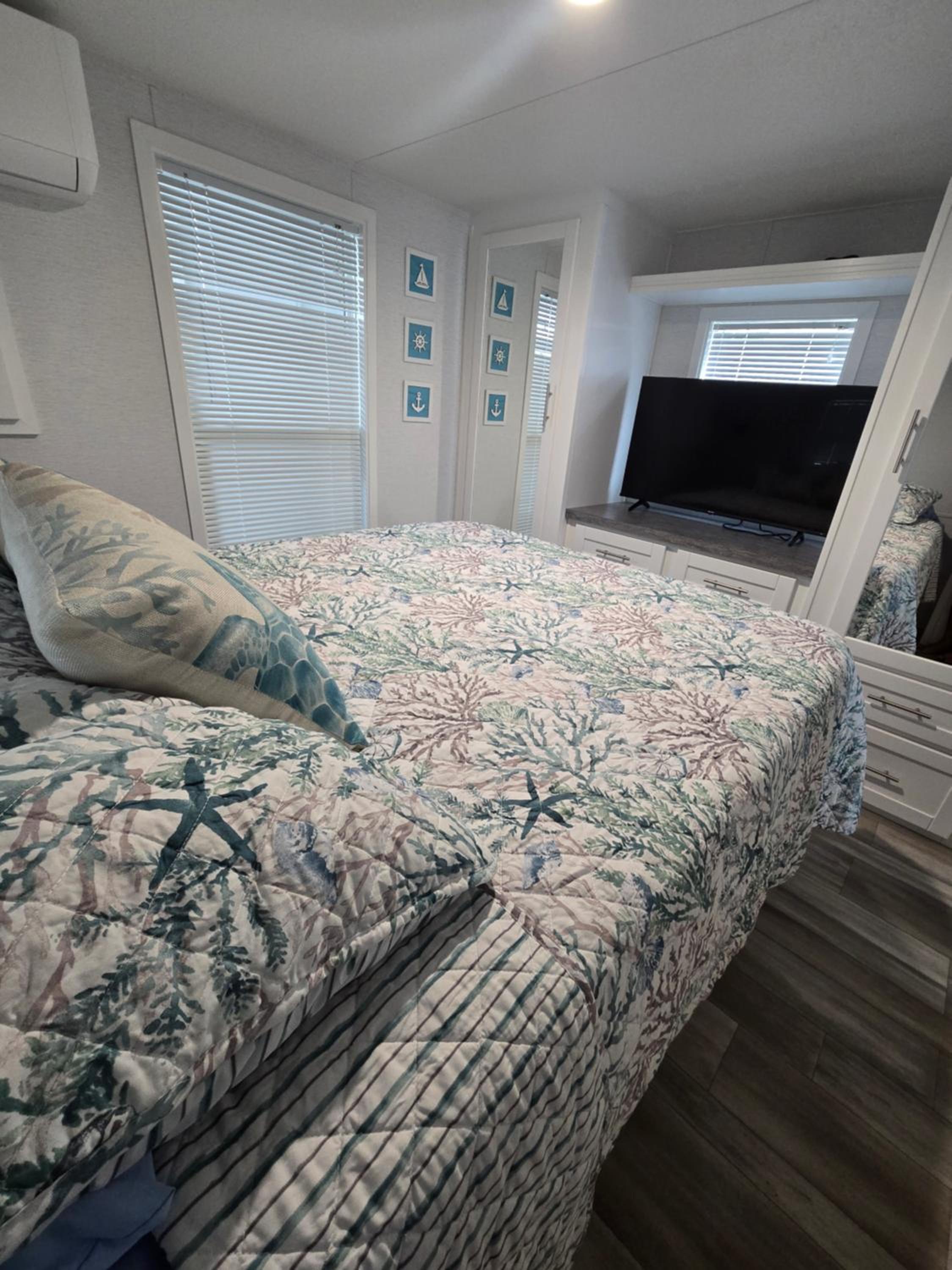Mobile Home photo 2