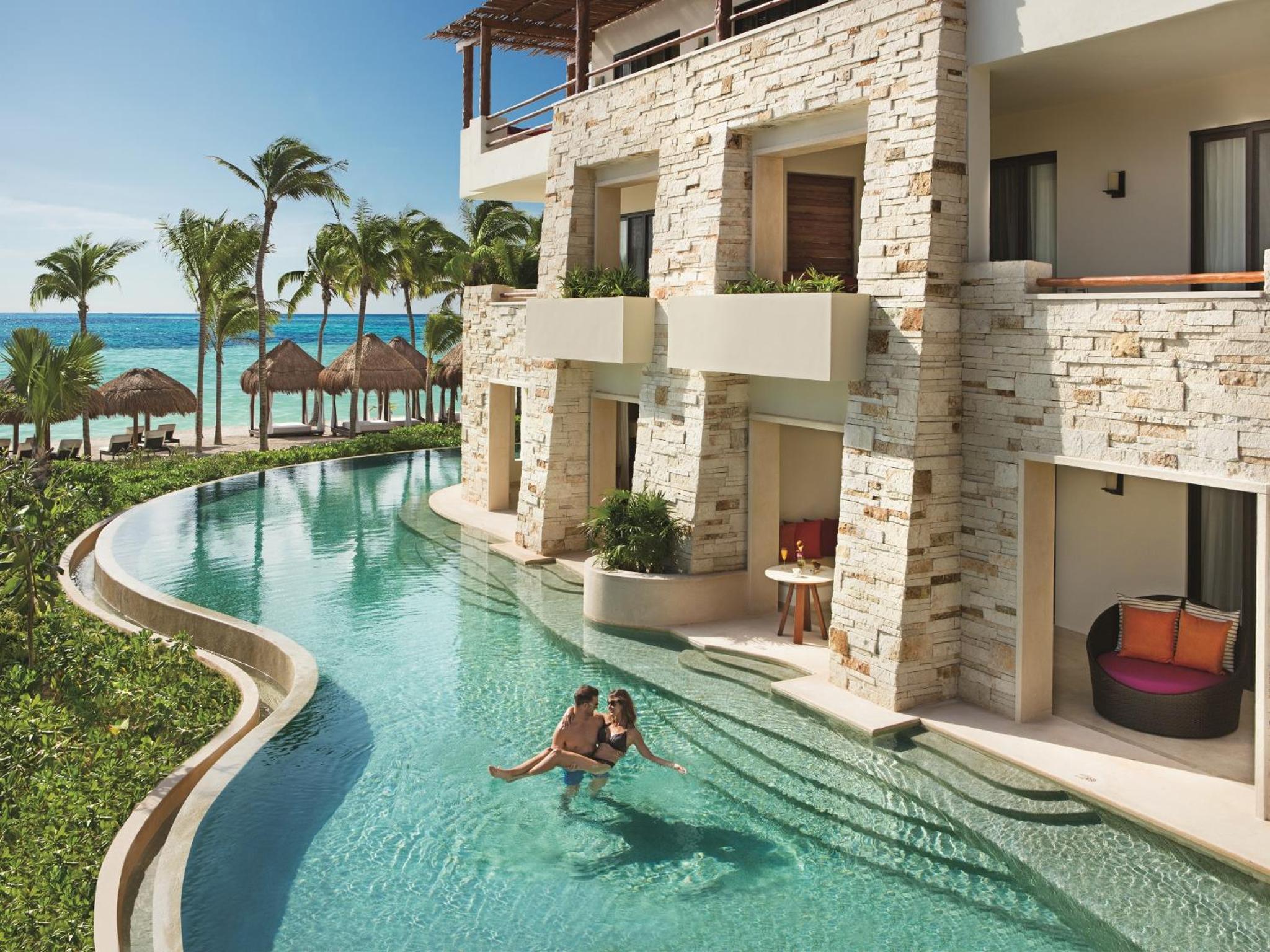 Preferred Club Junior Suite Ocean Front Swim Out King
