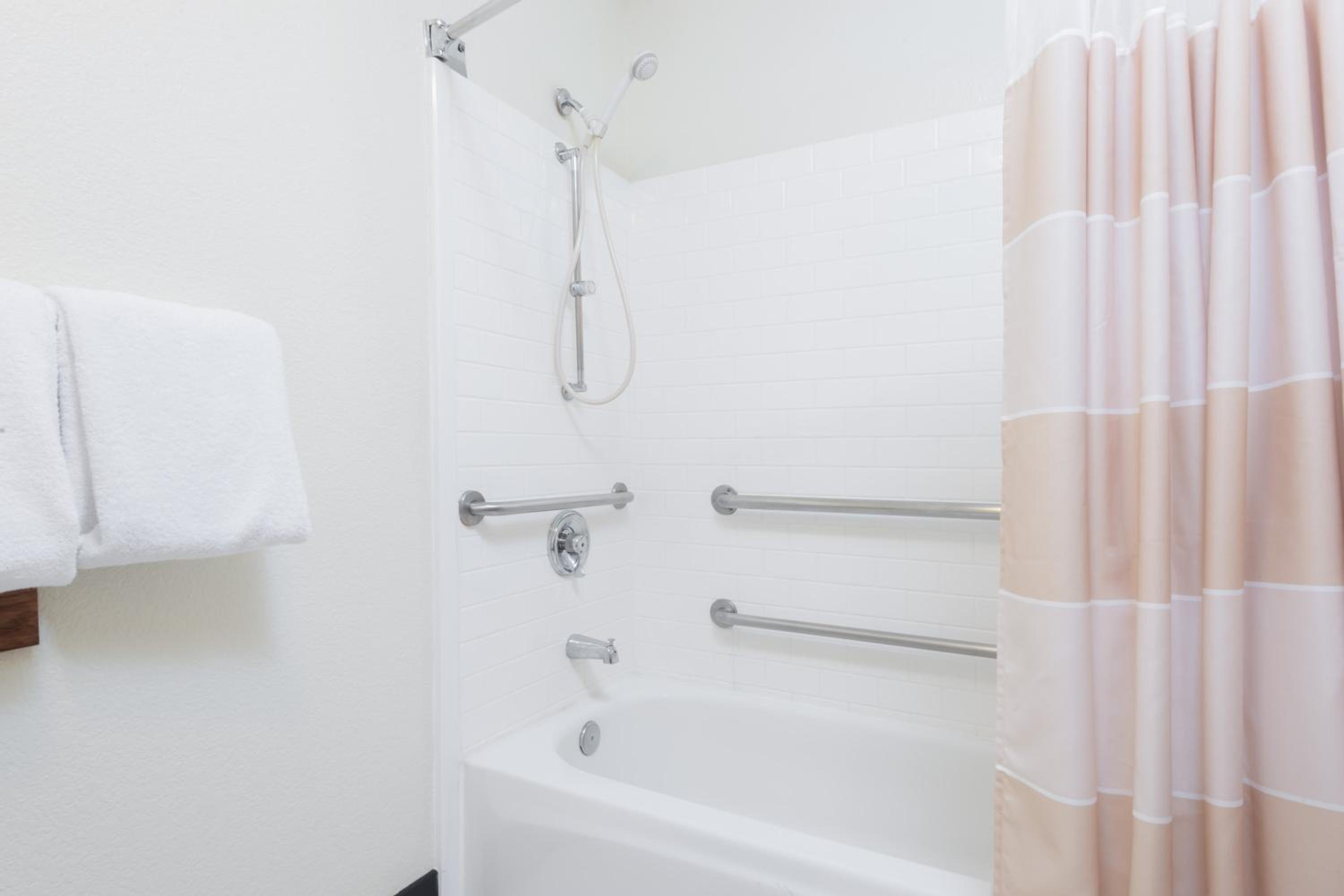 King Room - Disability Access/Non-Smoking - Photo 3