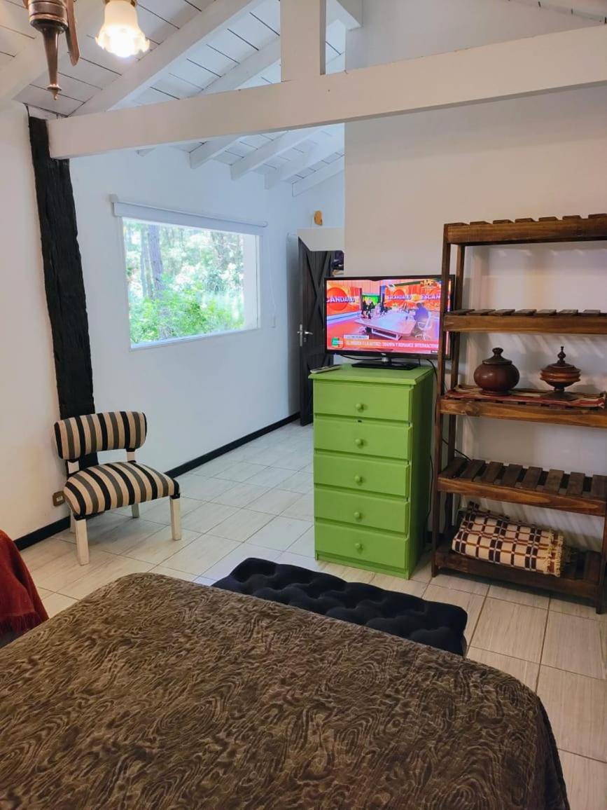 One-Bedroom House photo 1