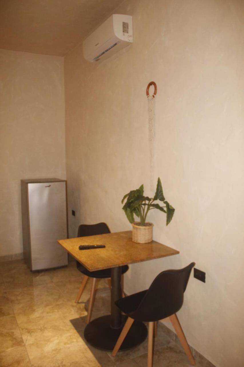 Studio - Photo 9