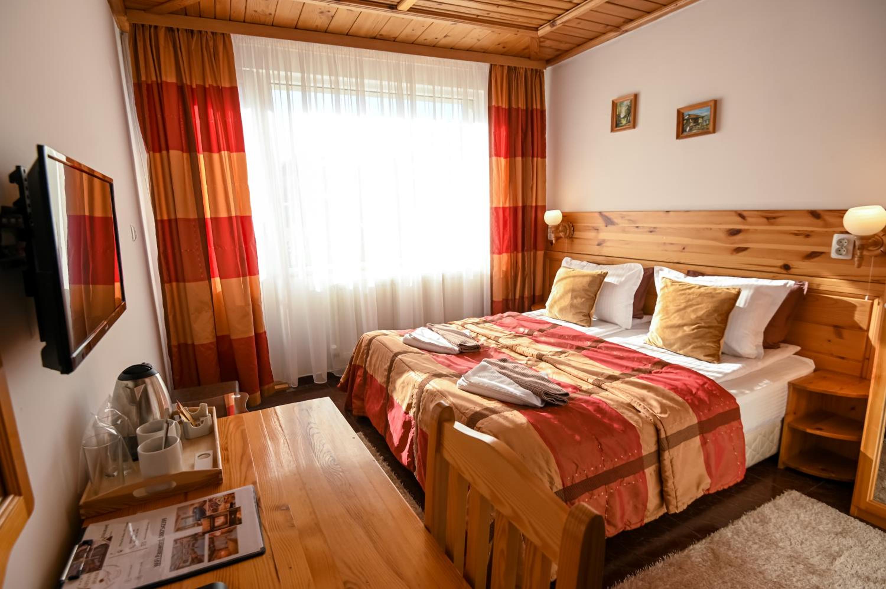 Double or Twin Room with Balcony photo 2