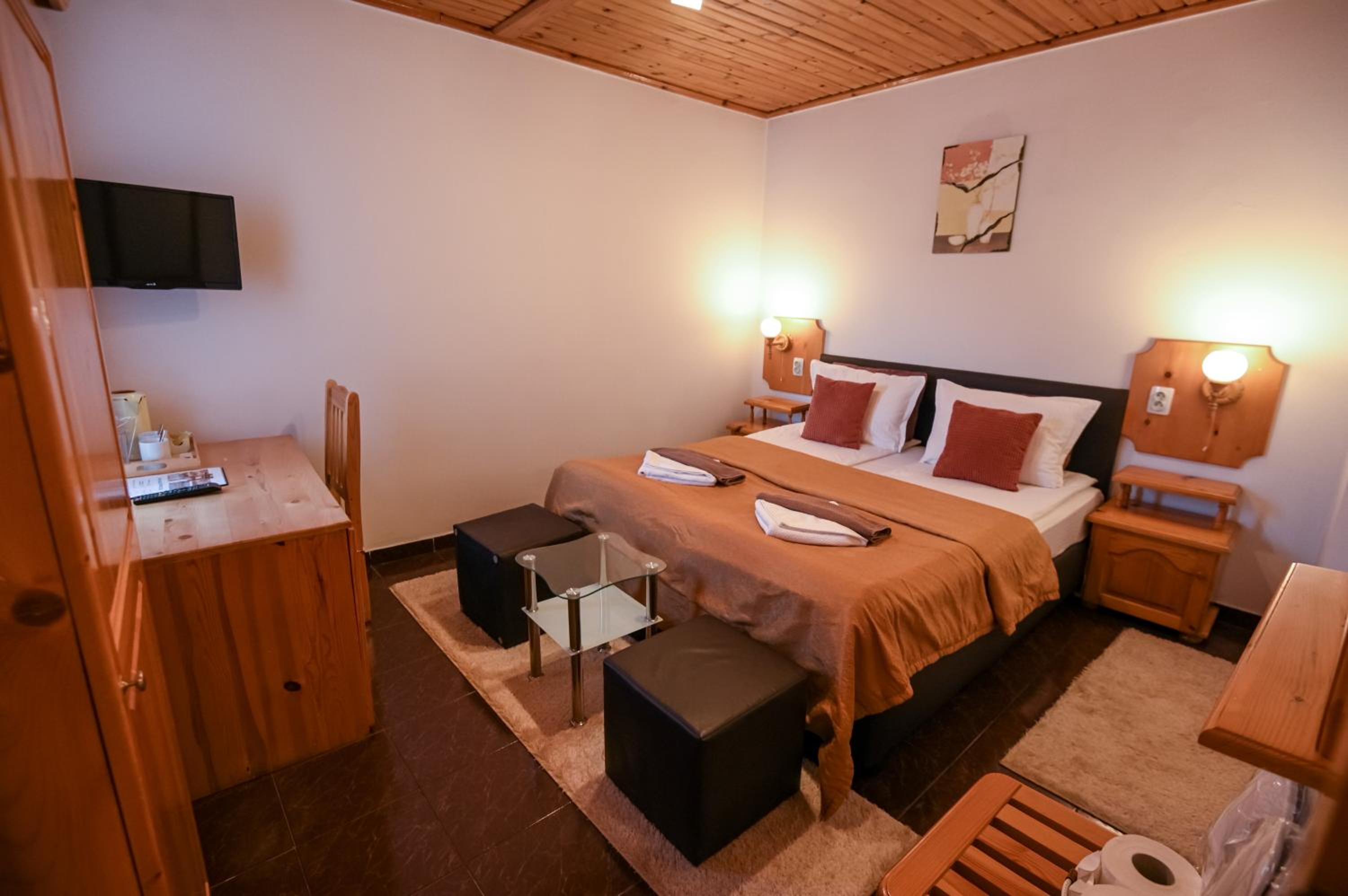Small Double Room photo 1