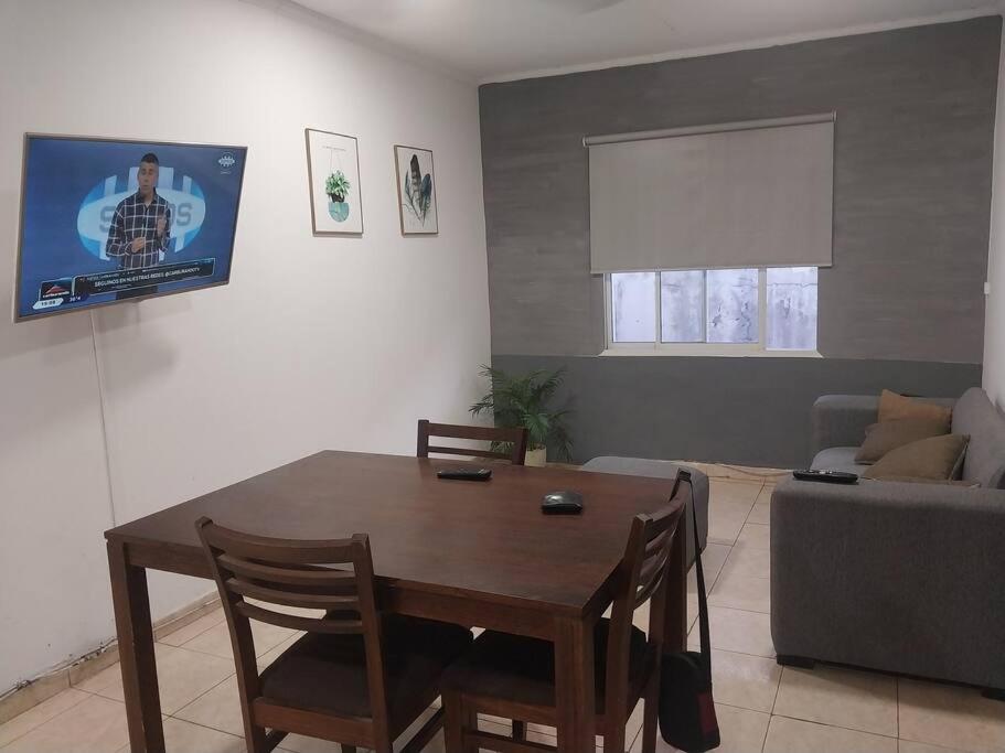 One-Bedroom House photo 1