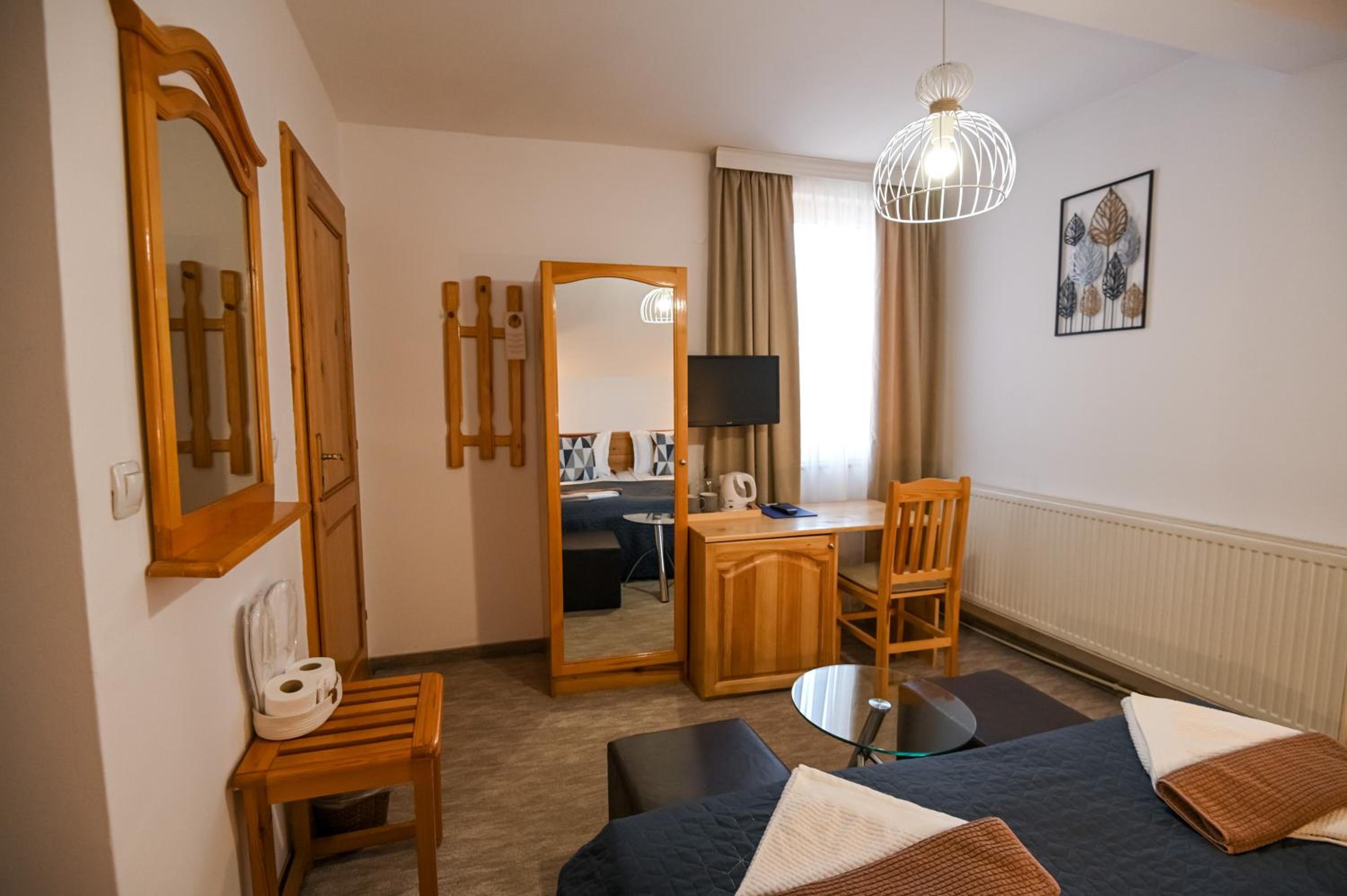 Small Double or Twin Room photo 3