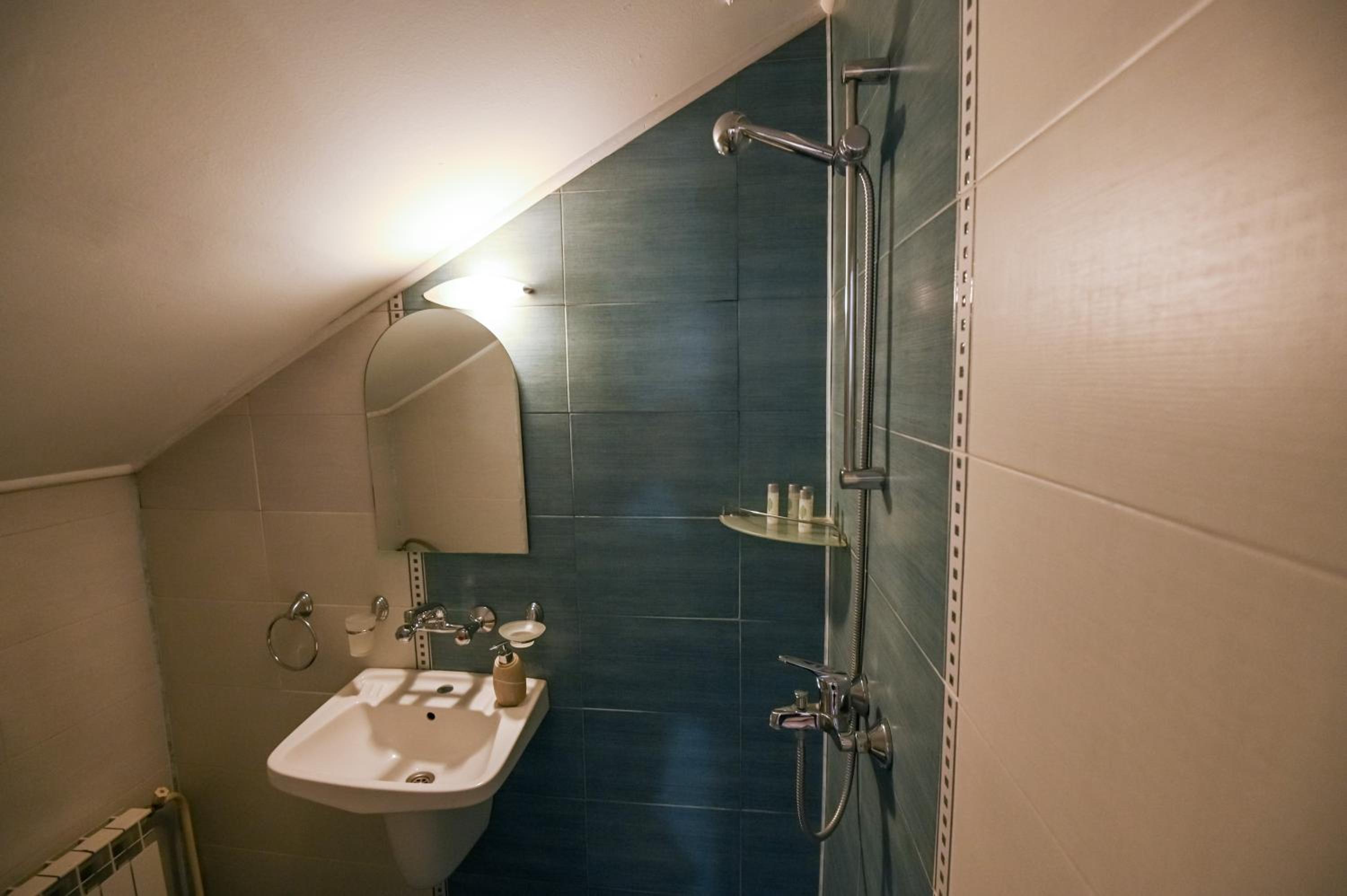Small Double or Twin Room photo 2